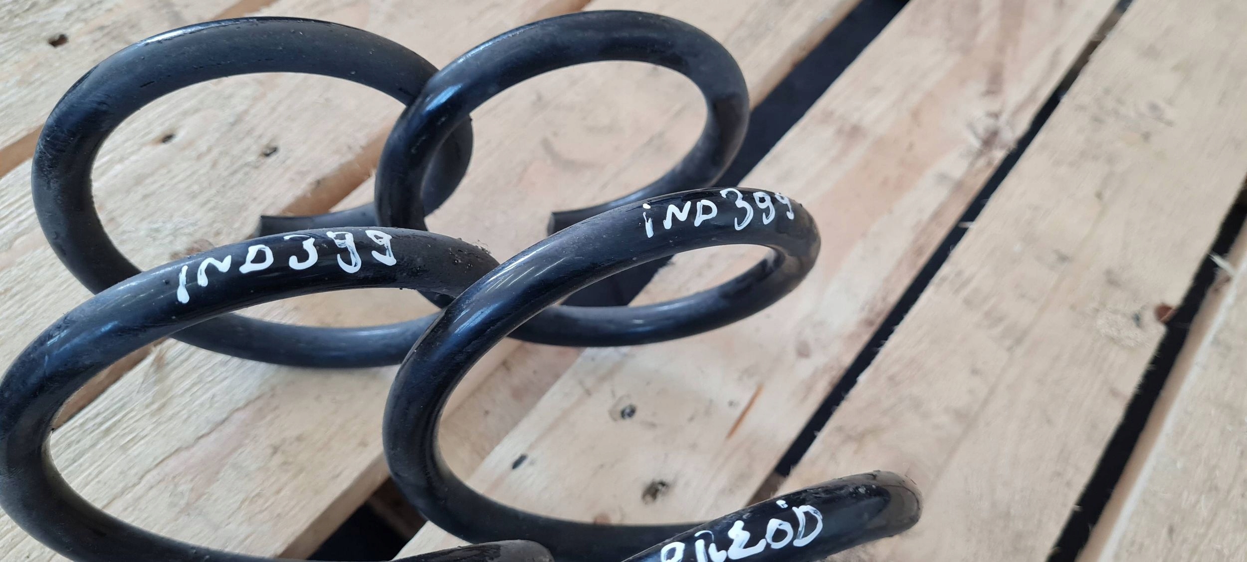 A4 B9 8W spring springs front front 2.0 TDI 8W0411105FP A5 8W