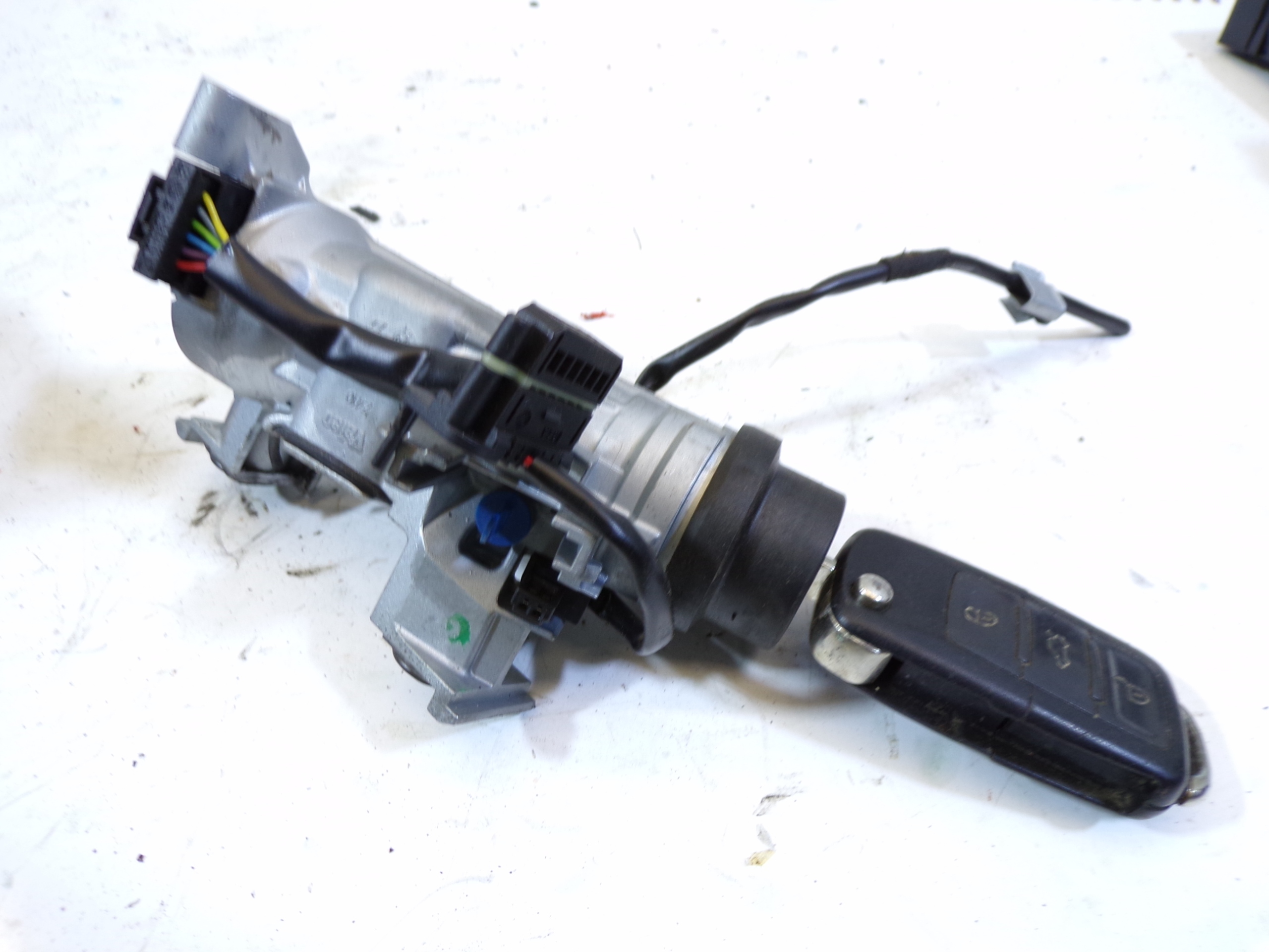 running board STARTOWY VOLKSWAGEN GOLF 5 V 2.0 FSI 06F906056DE