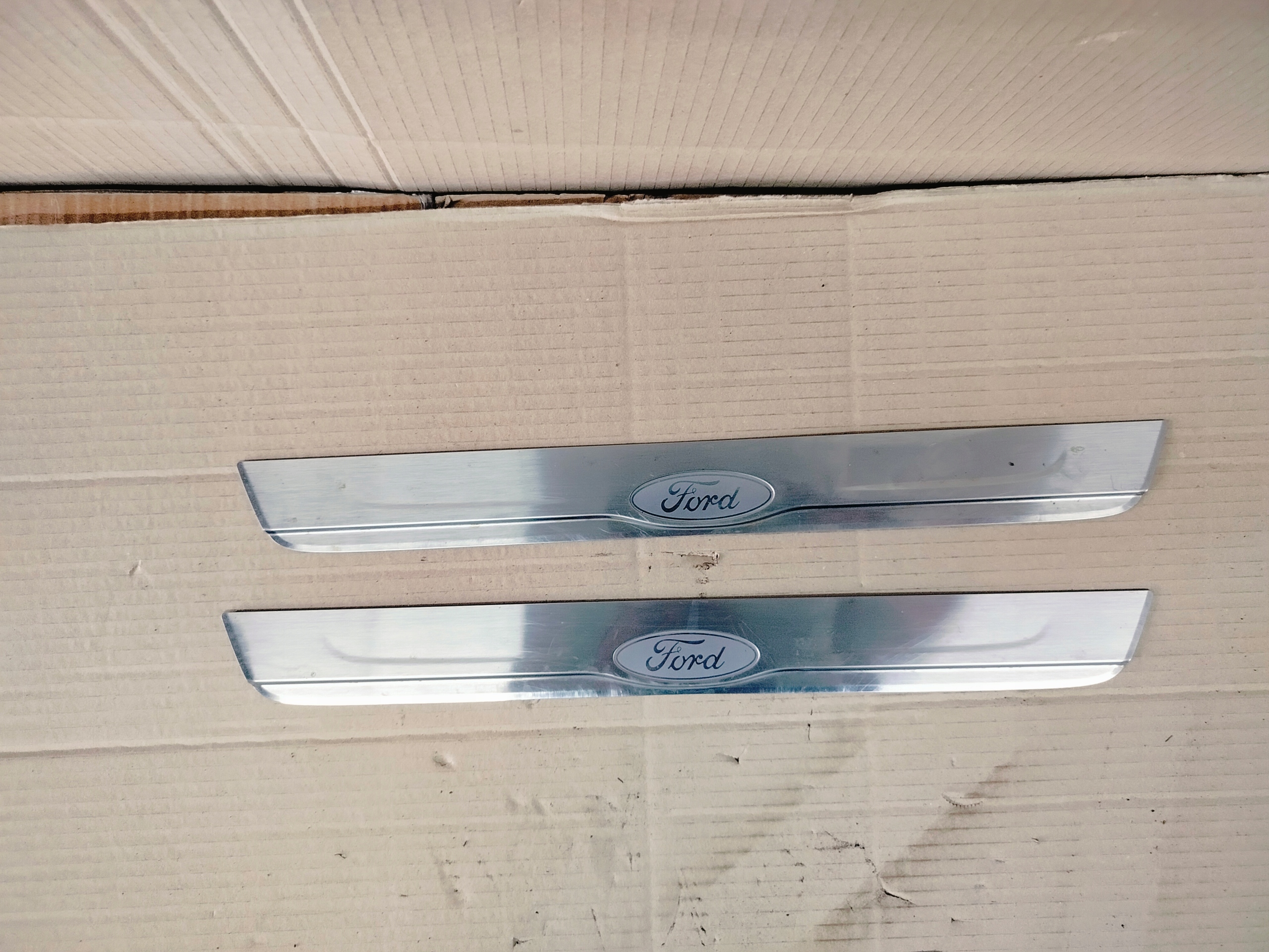 FORD FOCUS MK3, C-MAX MK2 moulding threshold cap CHROM