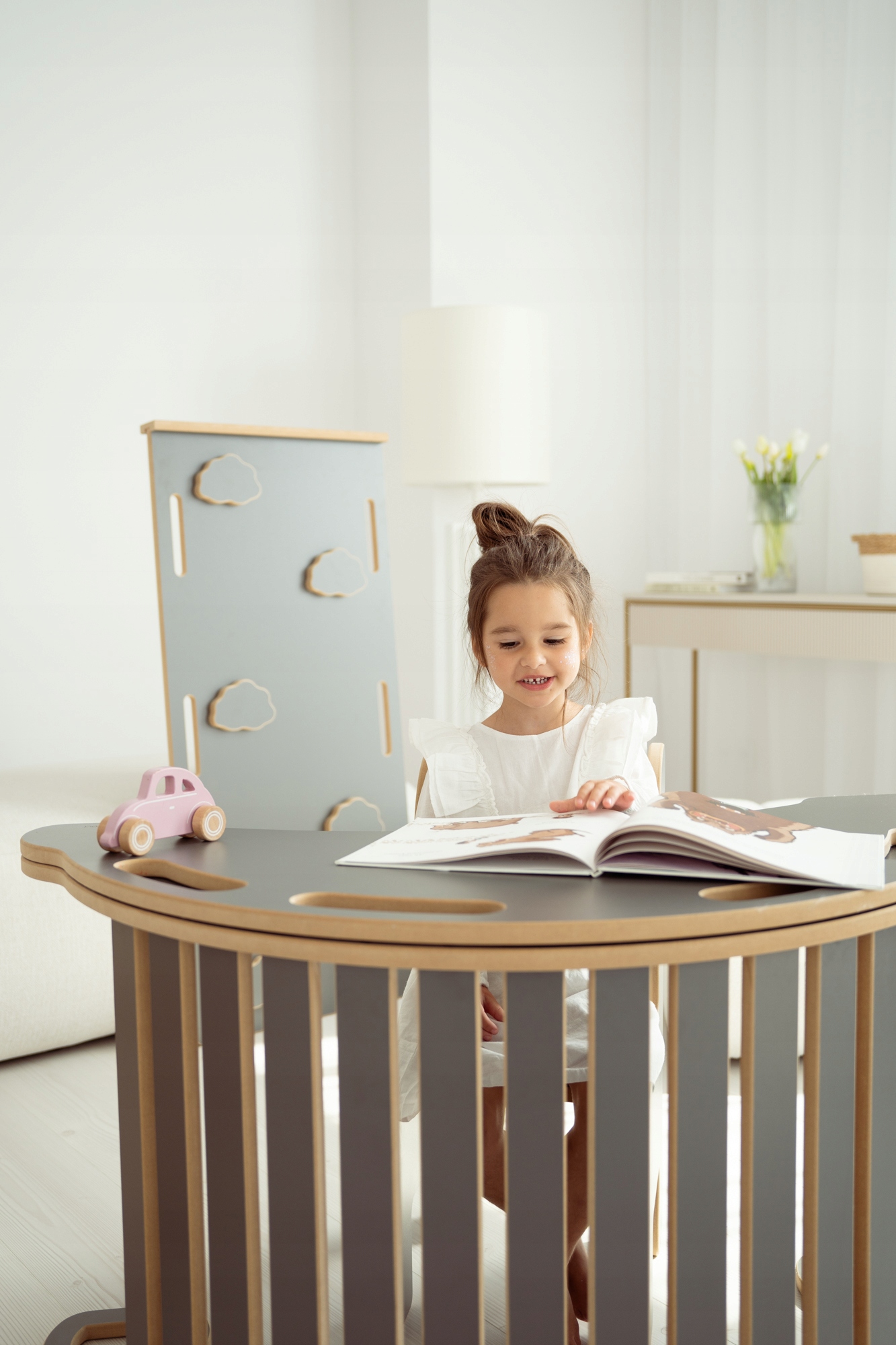 SZARY BLAT DO BUJAKA MONTESSORI TUPTI.WOOD Wiek dziecka 3 lata +