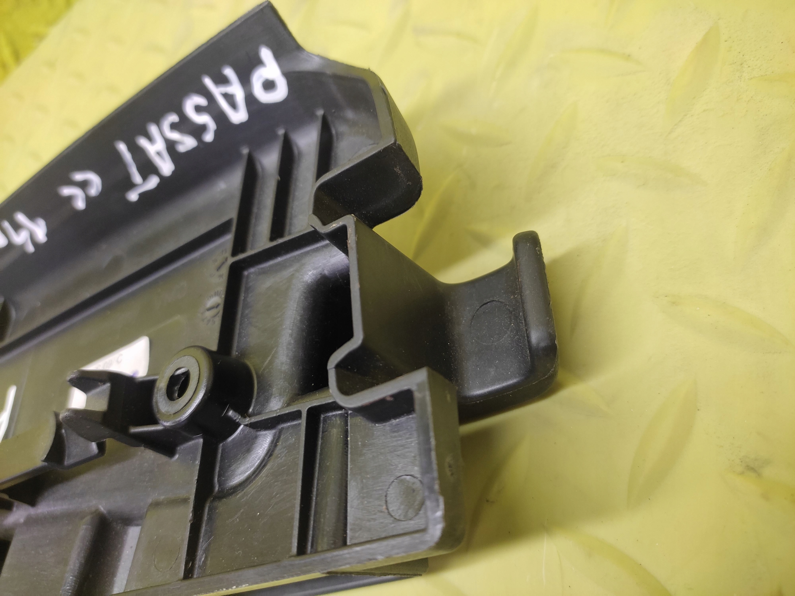 VW PASSAT CC handle lever KANAPY rear part 3C8885592
