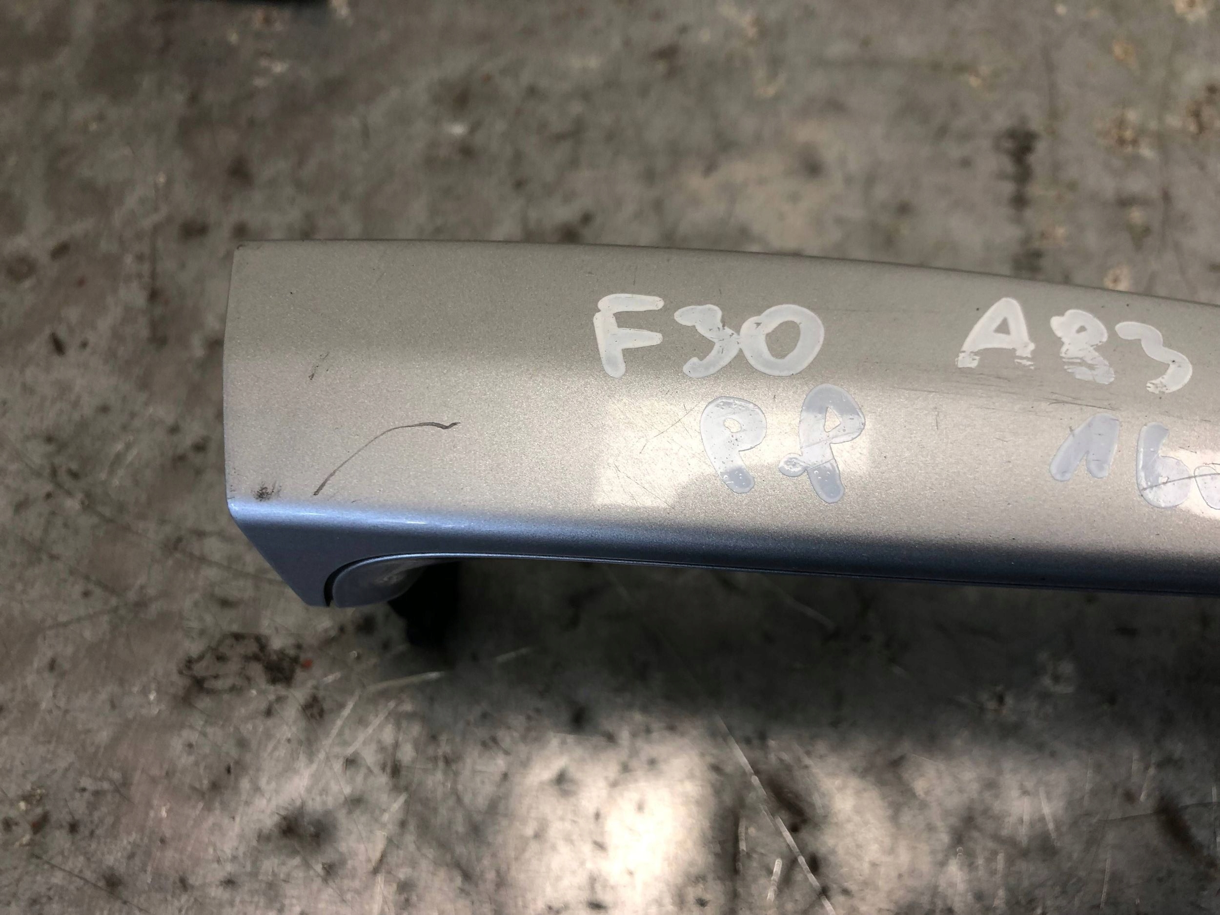 handle exterior right front A83 BMW F30 7329358