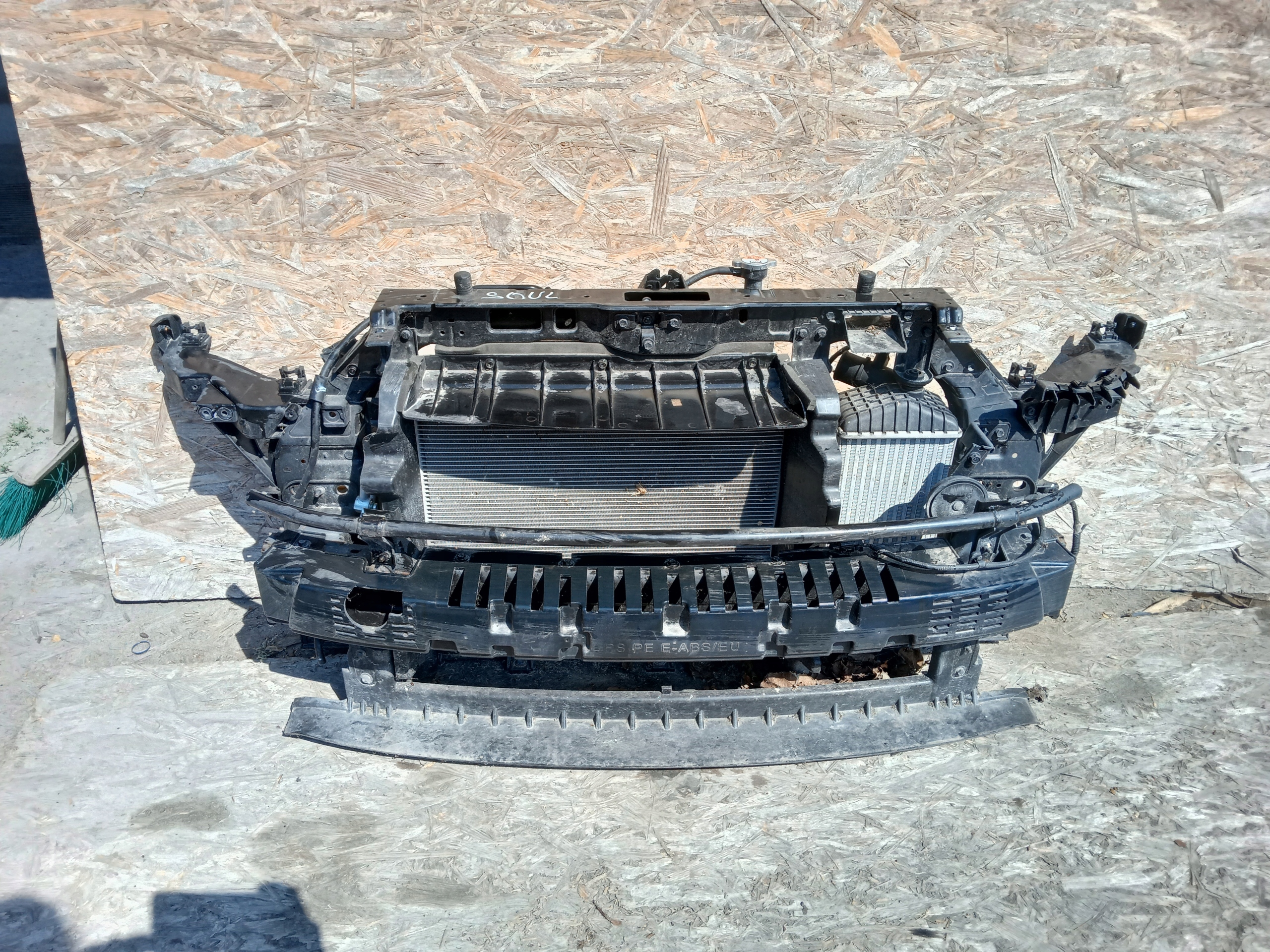 KIA SOUL II 14-18 PAS PRZEDNI CHŁODNICE