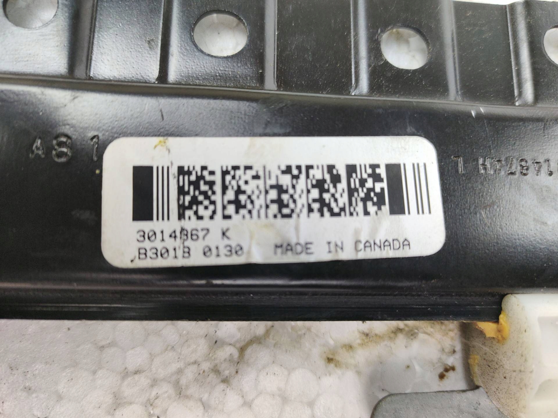 window regulator electrical rear part left side Chrysler Town and Country 5