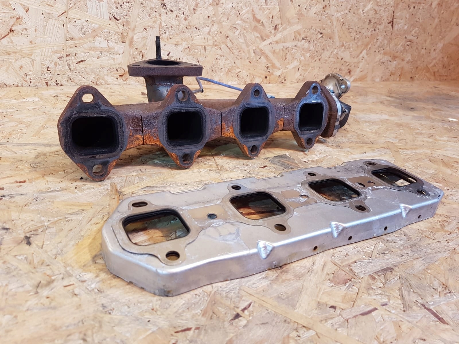 KOLEKTOR WYDECHOWY RANGE ROVER EVOQUE 2016 Producent części Land Rover OE