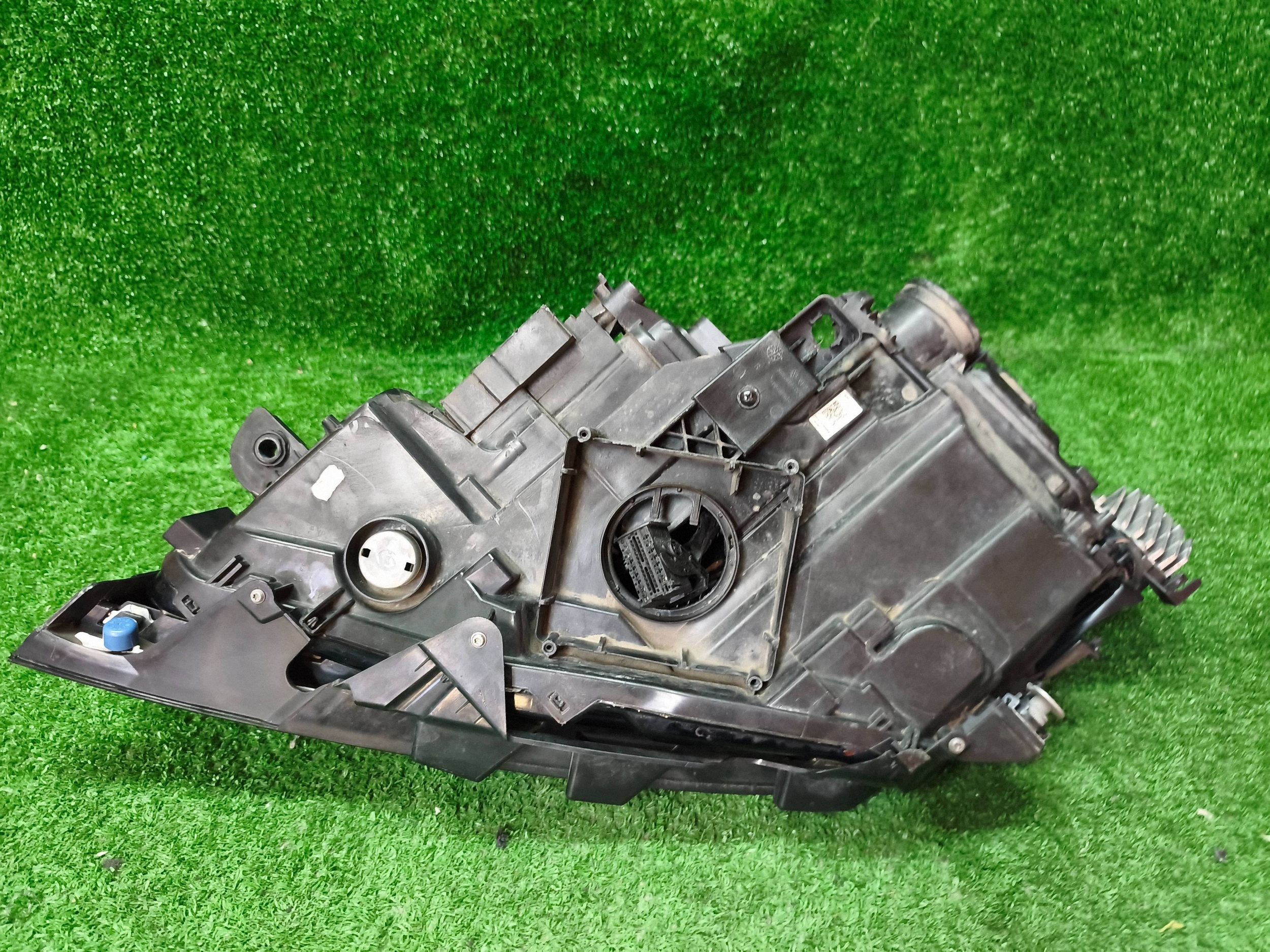 REFLEKTOR right front VW ARTEON 17- FULL LED NR.1646