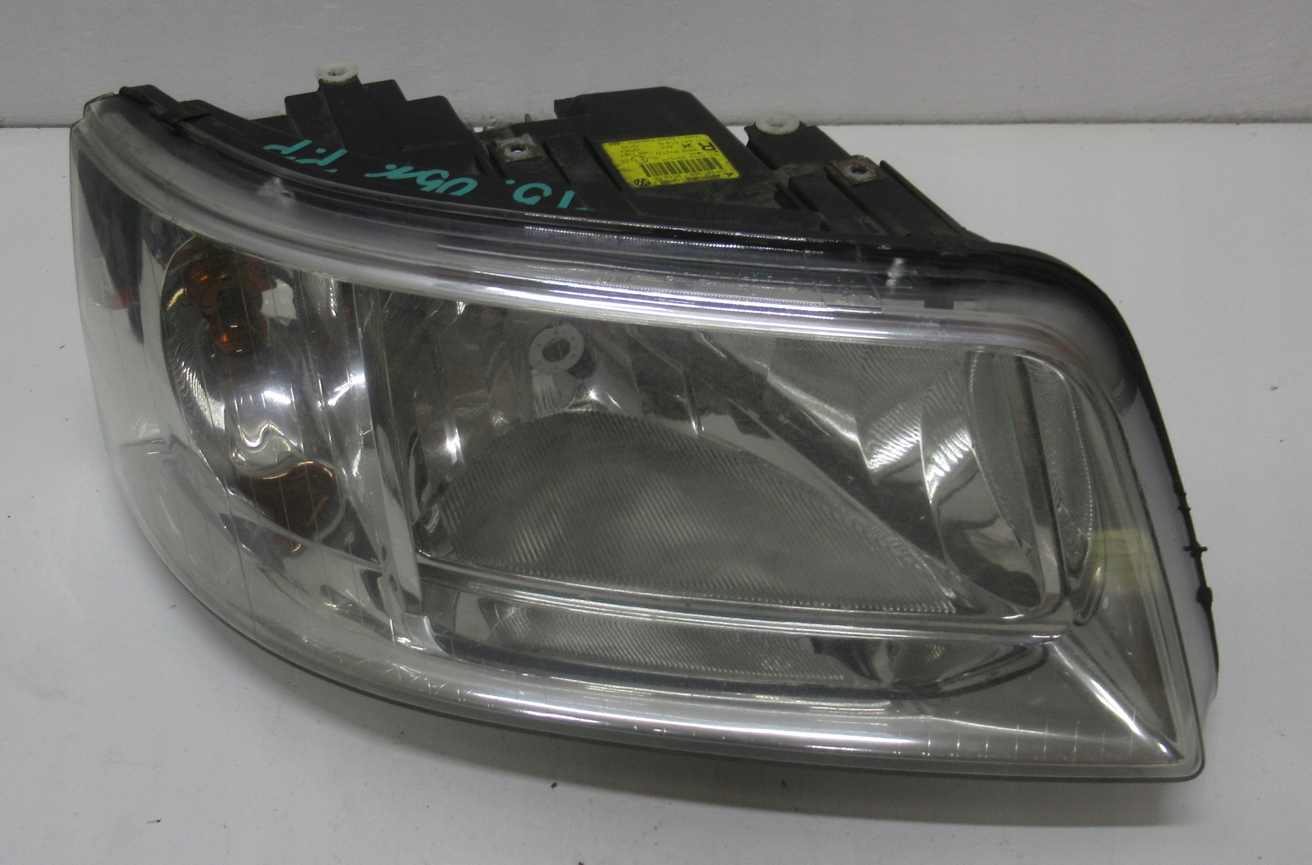 VW T5 05R feu droite avant 7H1941016N EU