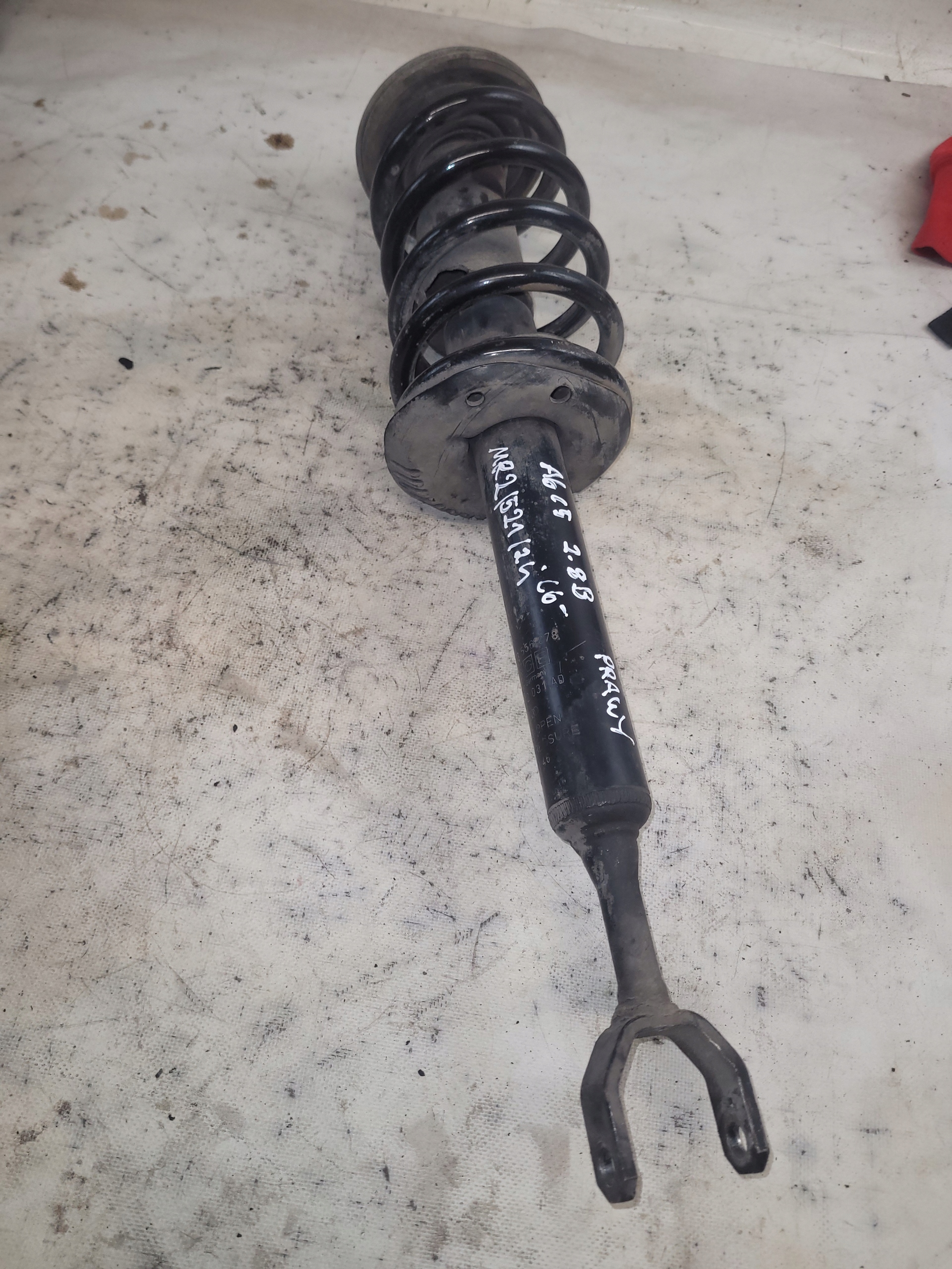 shock absorber right front OE 4B0412031AD AUDI A6 C5 sedan 2.4B