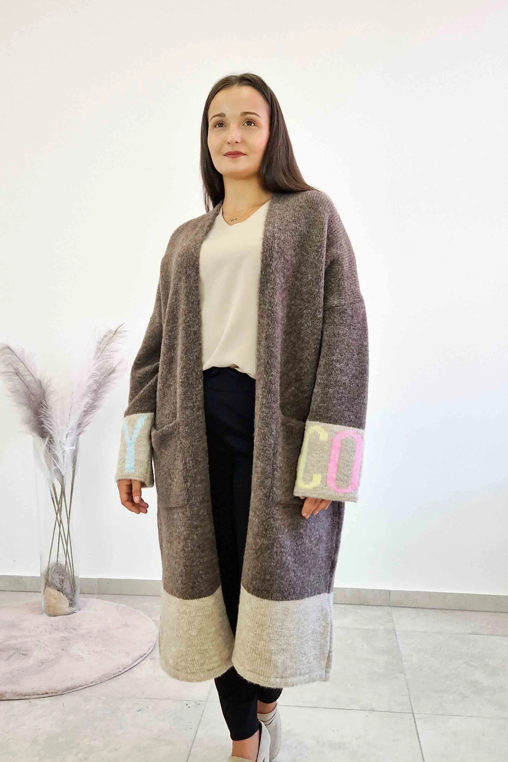 Teplý dlouhý dámský kardigan s kapsami, hnědý, Uni