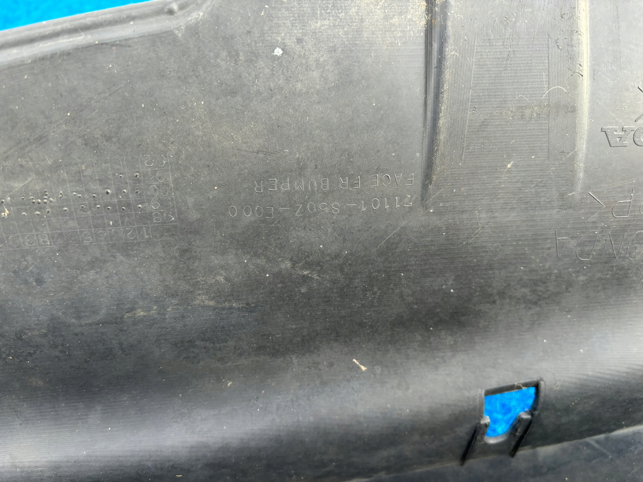 HONDA LOGO bumper front original 71101-S50Z-E000 TA50