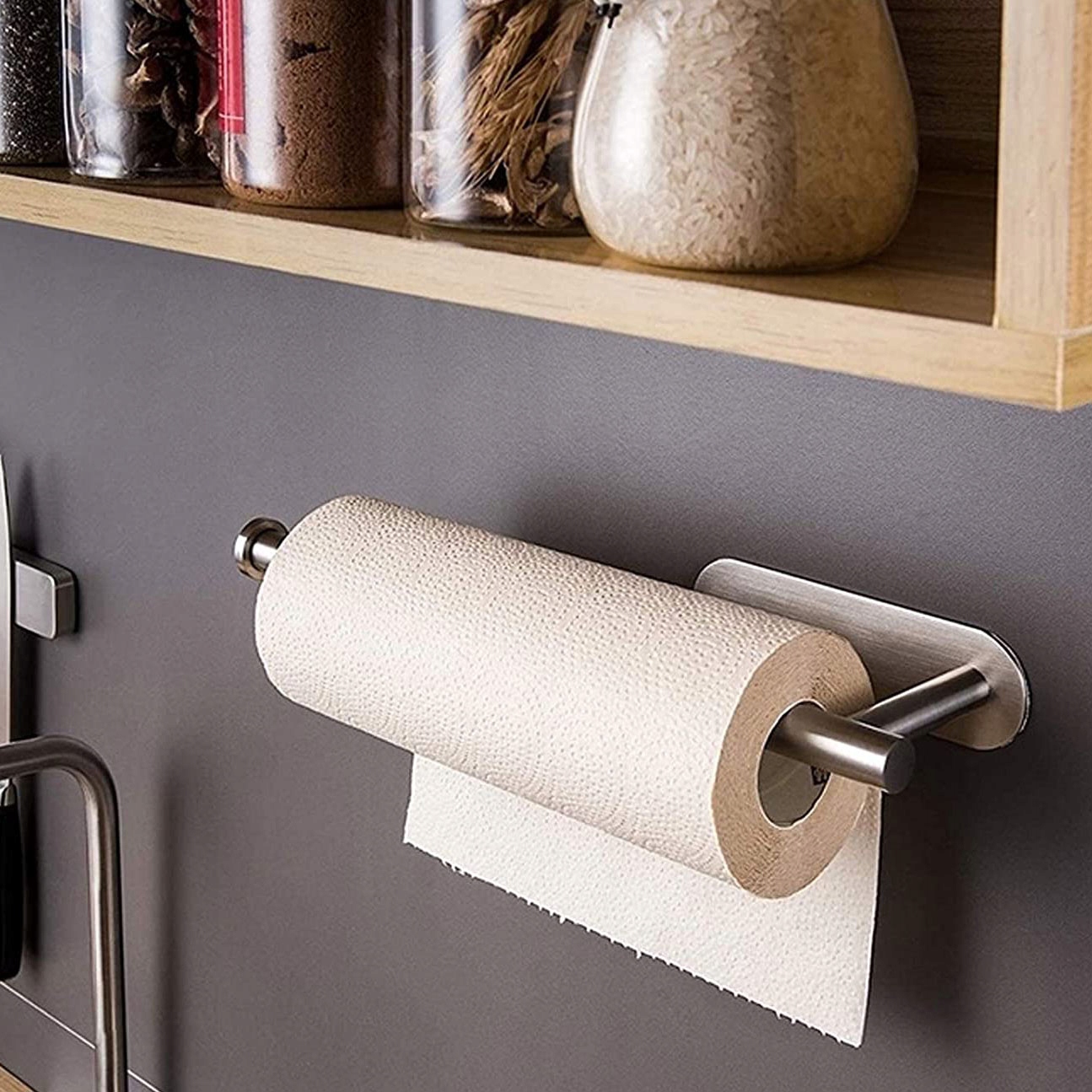 UCHWYT NA RĘCZNIK PAPIEROWY FOLIĘ KUCHENNY WIESZAK SREBRNY PRZYKLEJANY Długość/wysokość 11 cm