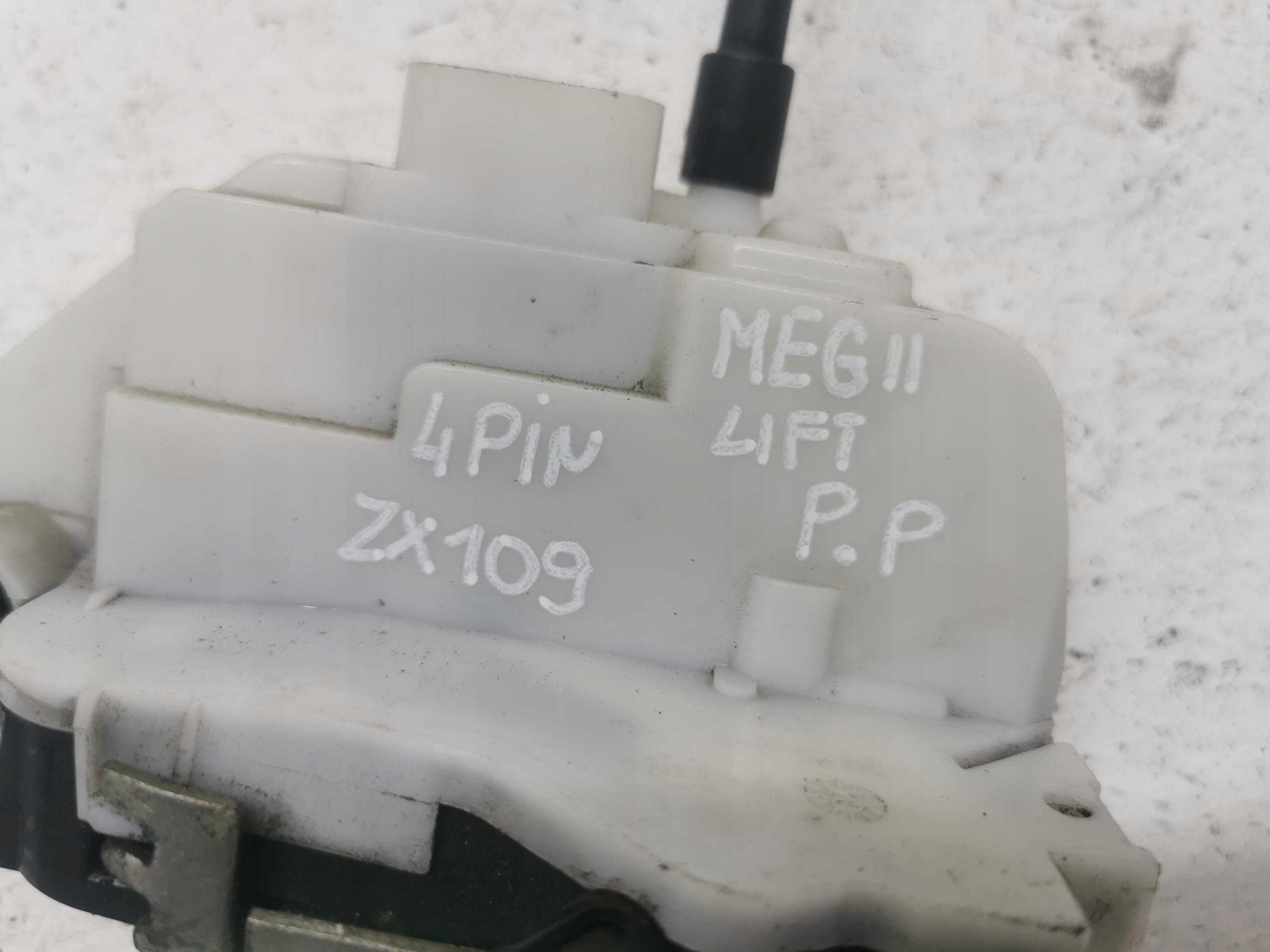 lock door right front RENAULT MEGANE II 4 PIN EU