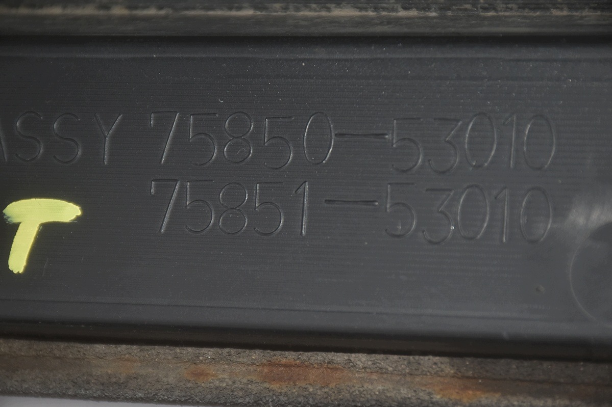 mouldings caps threshold right left LEXUS IS II 75850-53010