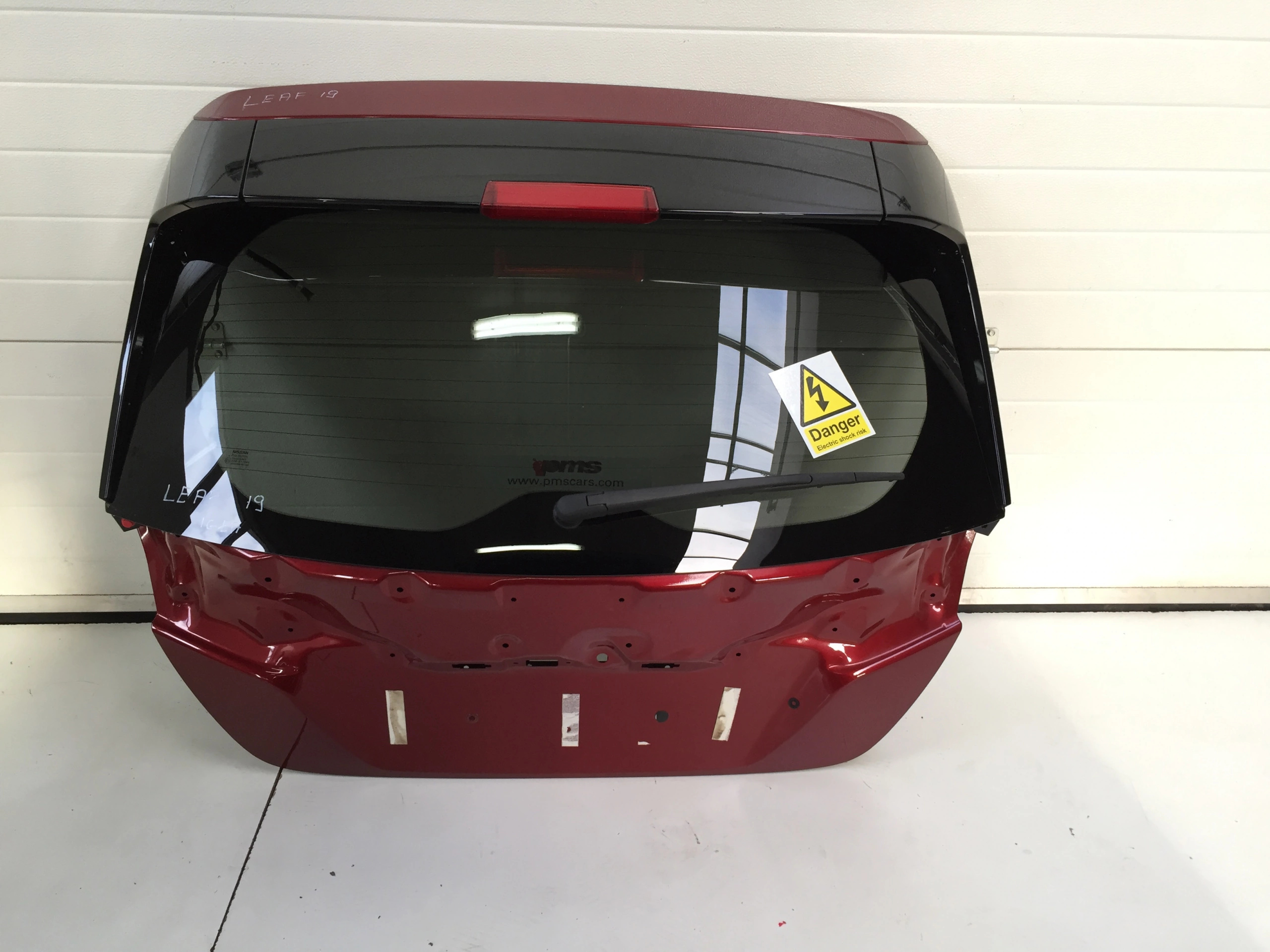 NISSAN LEAF II 2 2019 2020 KLAPA BAGAŻNIKA TYŁ TYLNA NAJ KOLOR BORDOWA