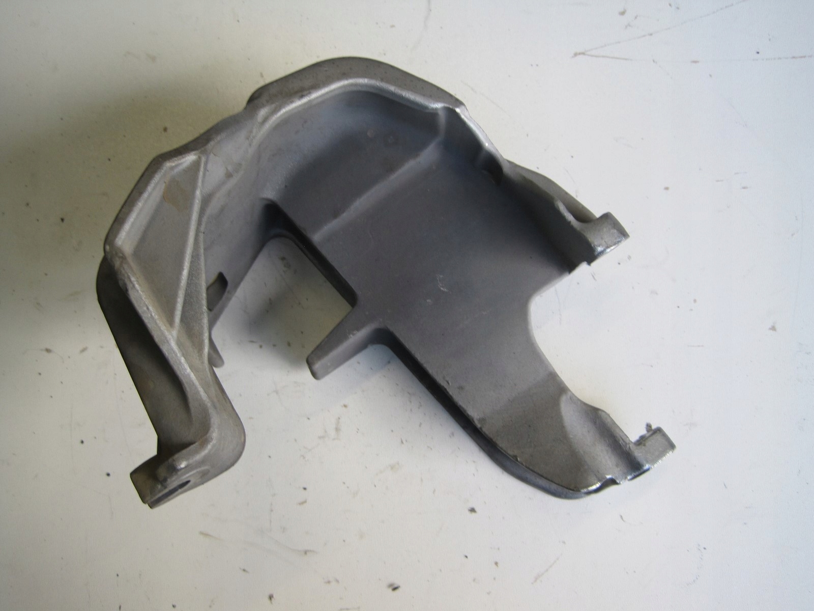 SUPPORTO MASERATI GRECALE 2,0HYB 670221109