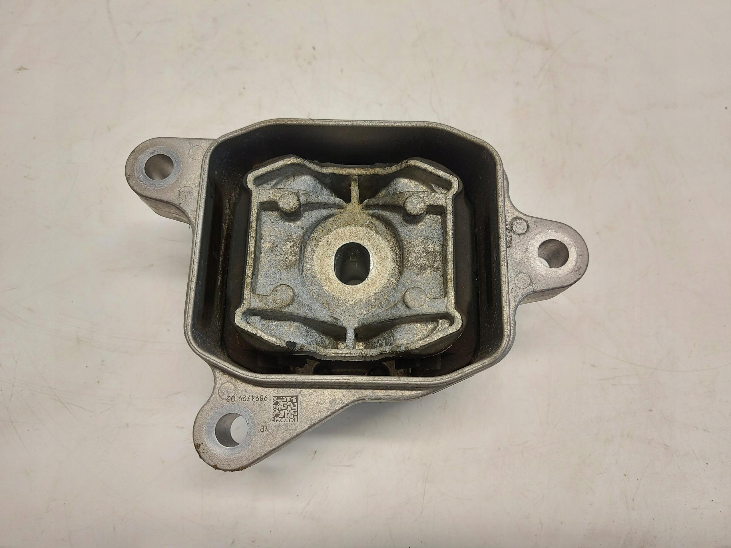 BMW iX1 X1 U11 engine mount left front 9894729