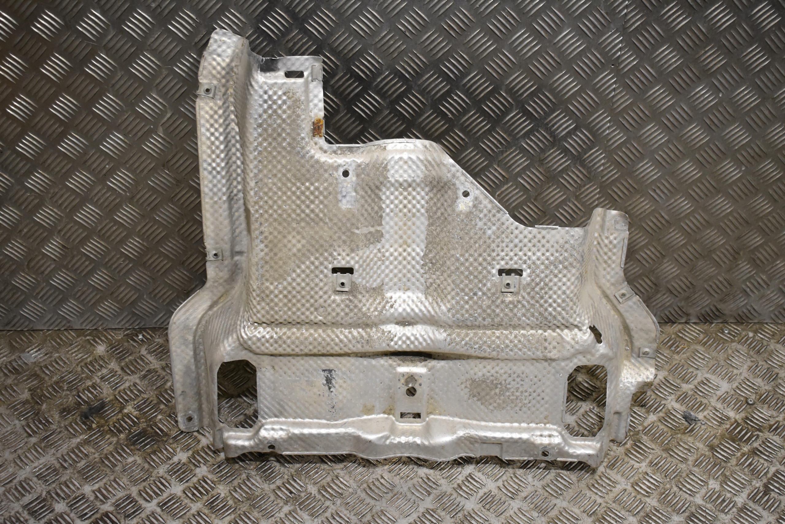 IDEALNA Blende Abdeckung TERMICZNA MERCEDES W167 1