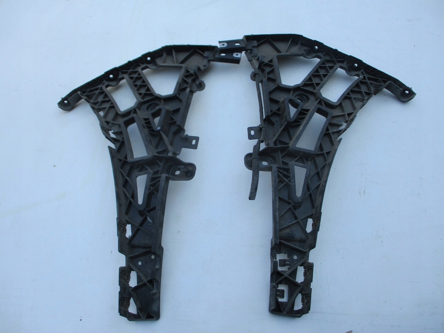 bumper bracket JAGUAR F PACE HK83-17B930-AE right