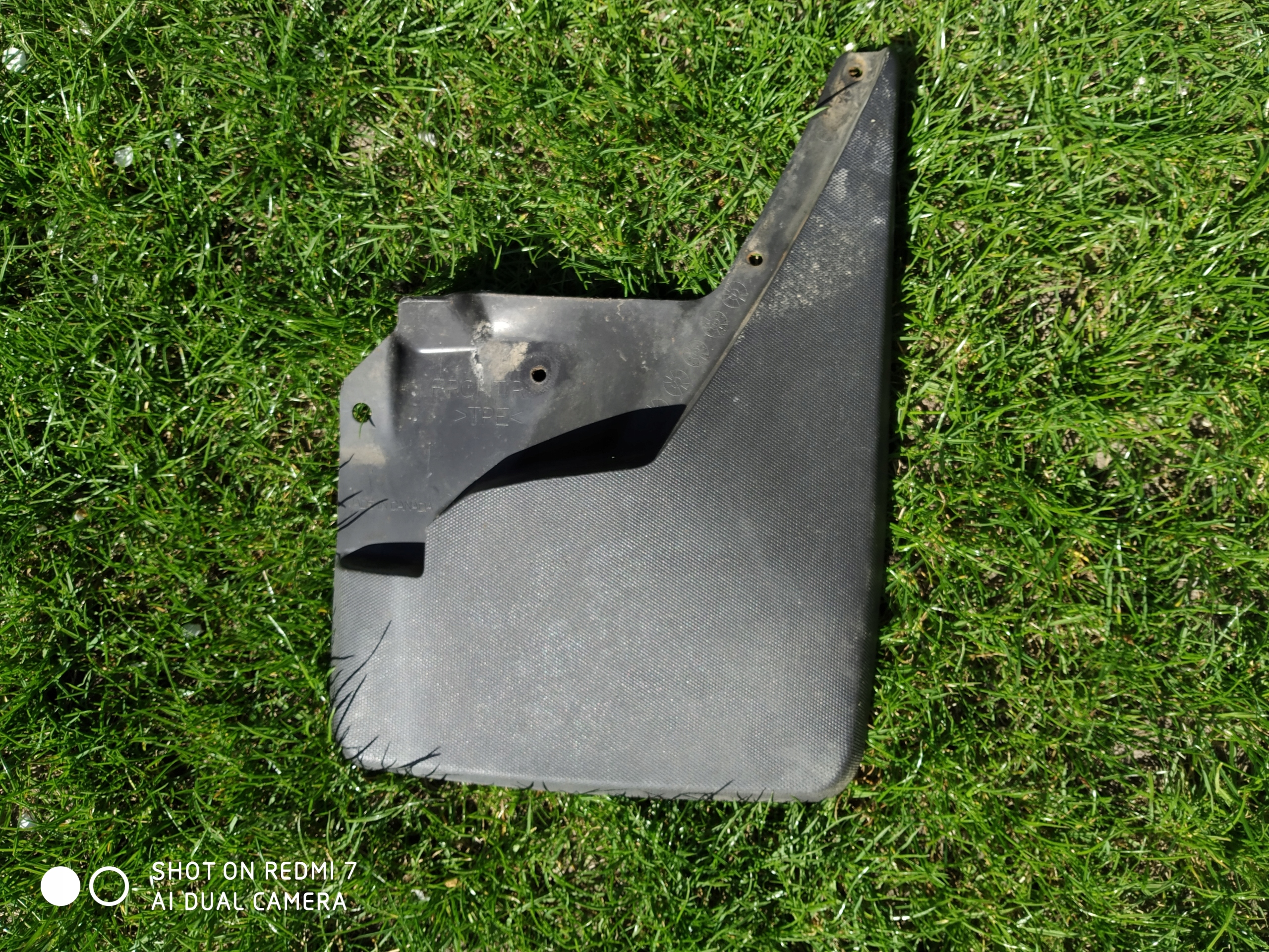 Бризговики передній правий Hummer H3 (оригінал)