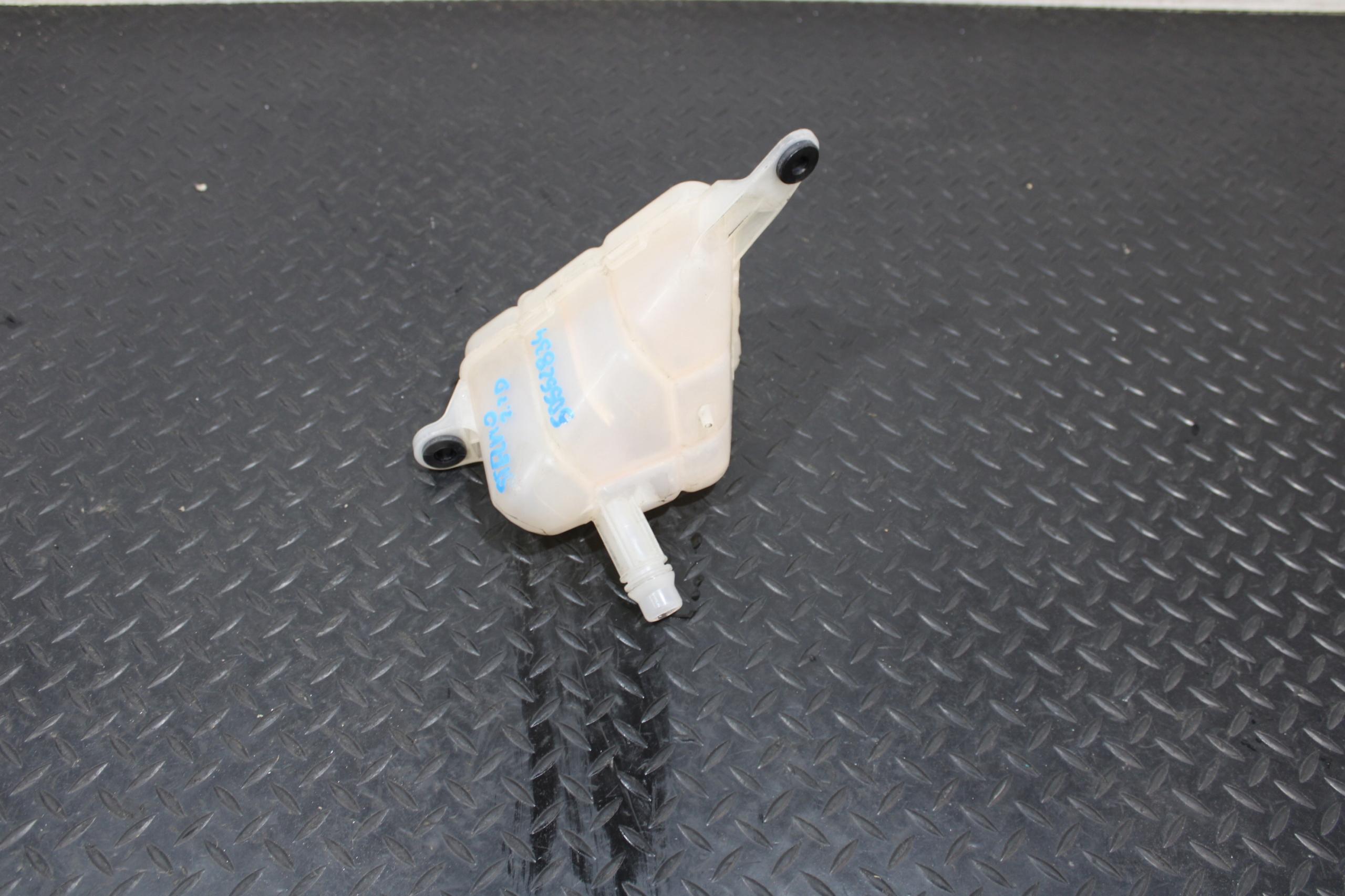 réservoir eau ALFA ROMEO STELVIO 50552834