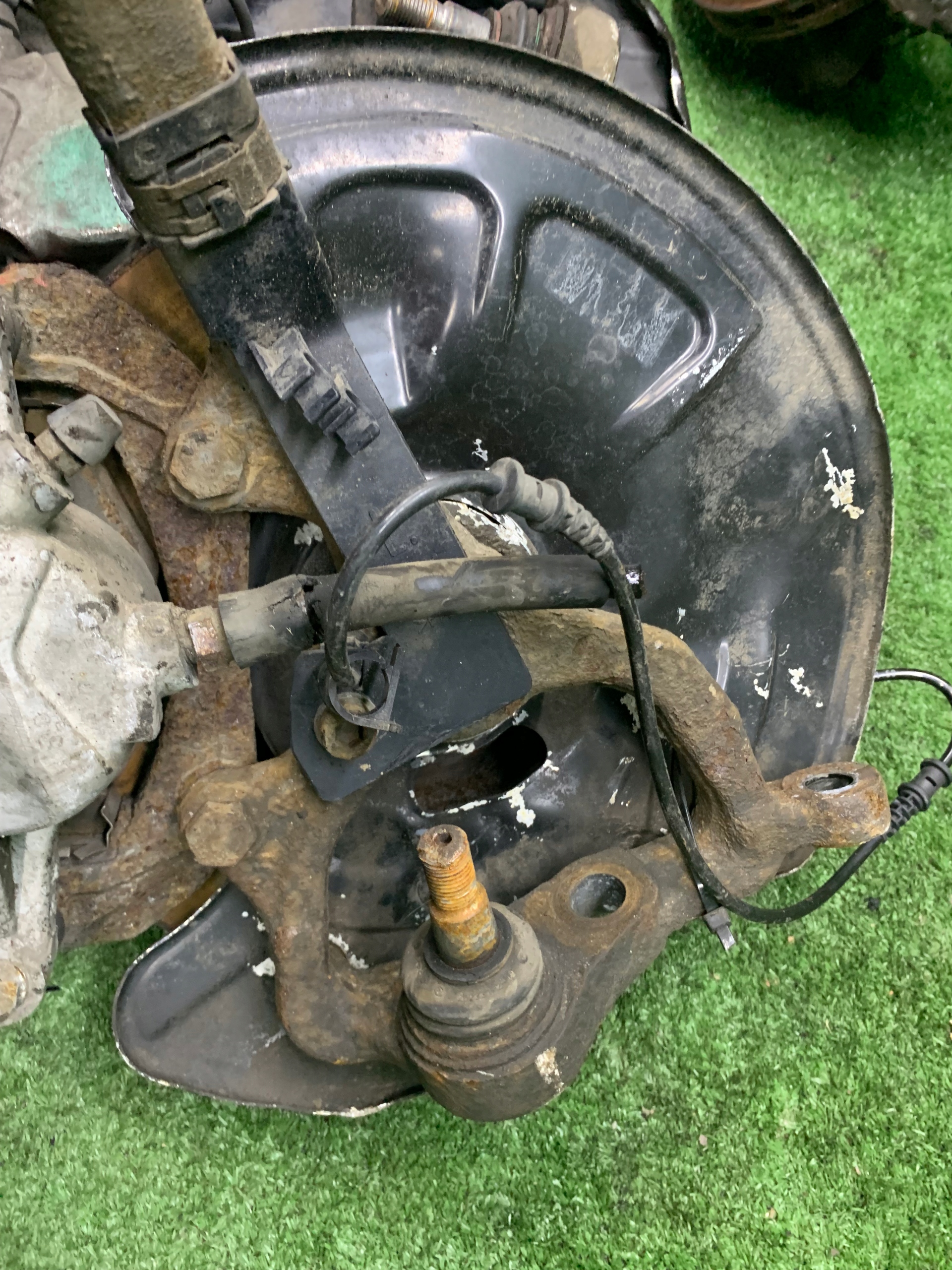 swing of the pivot left left front MERCEDES W211 W219 disc
