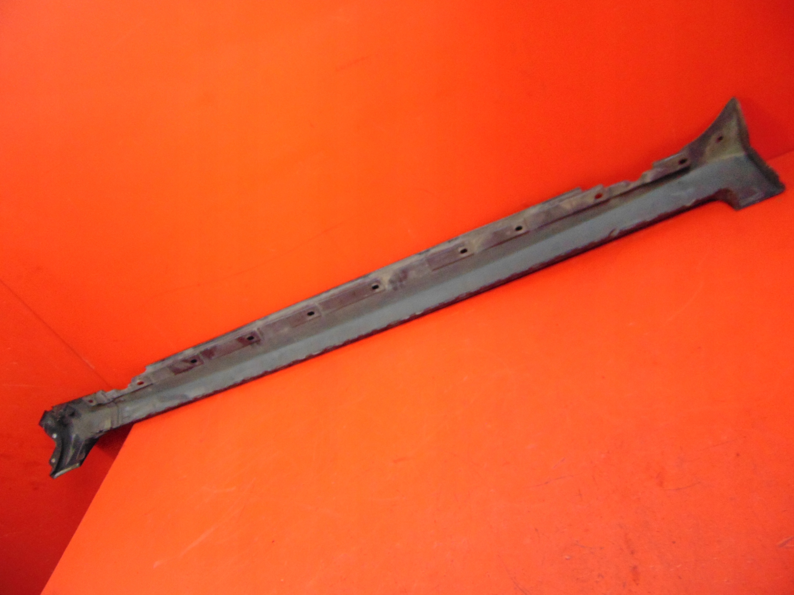 AUDI A4 B7 8E 8E2 04- sedan moulding cap threshold right LZ9Y