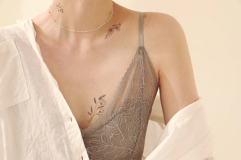 Tattoo tatuaż damski tymczasowy czarne kwiaty 2 Marka Paperself