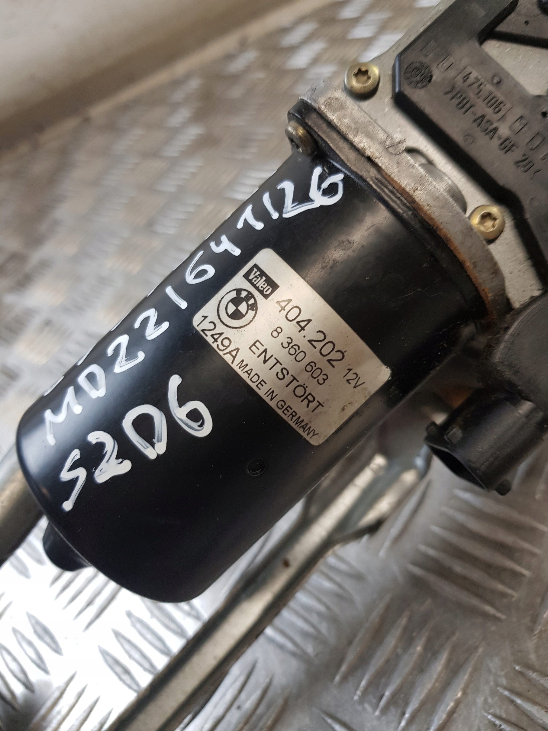 wiper mechanism front mini motor 8360603 BMW E39 sedan 99R