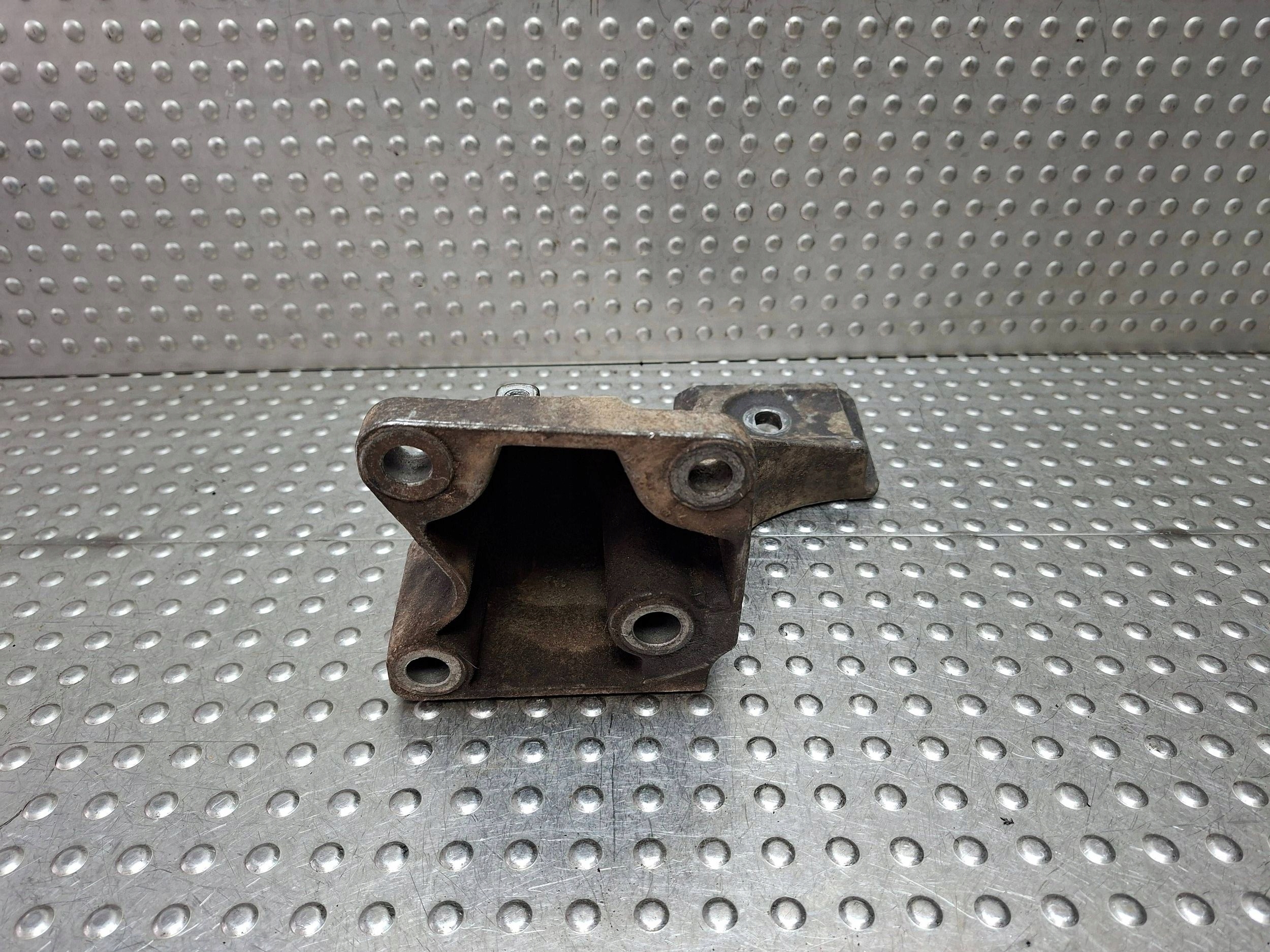 Support Support plaque Moteur RANGE ROVER SPORT L320 05- 2.7 TD 4H22-6037-AA