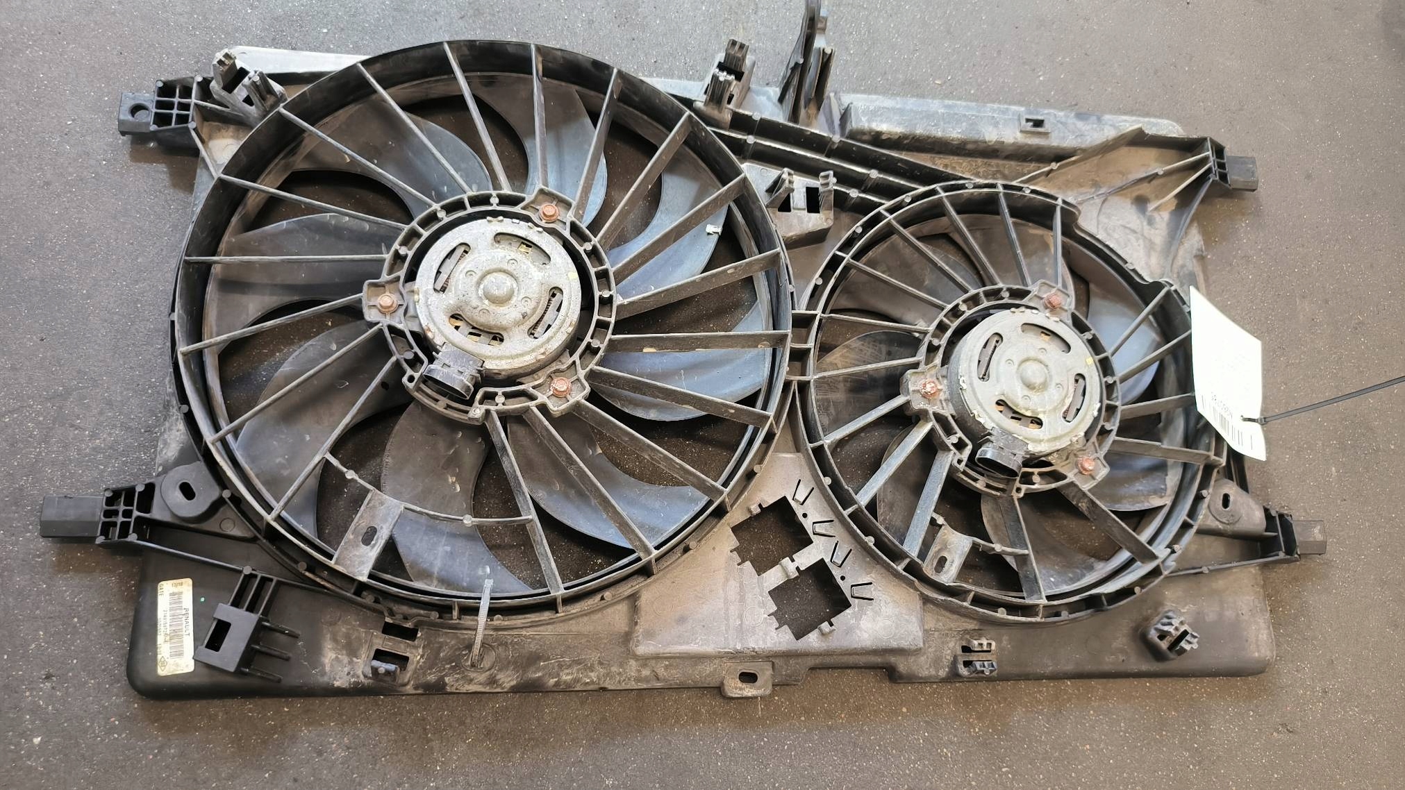 ventilátor chladiče 214815872R OPEL MOVANO II
