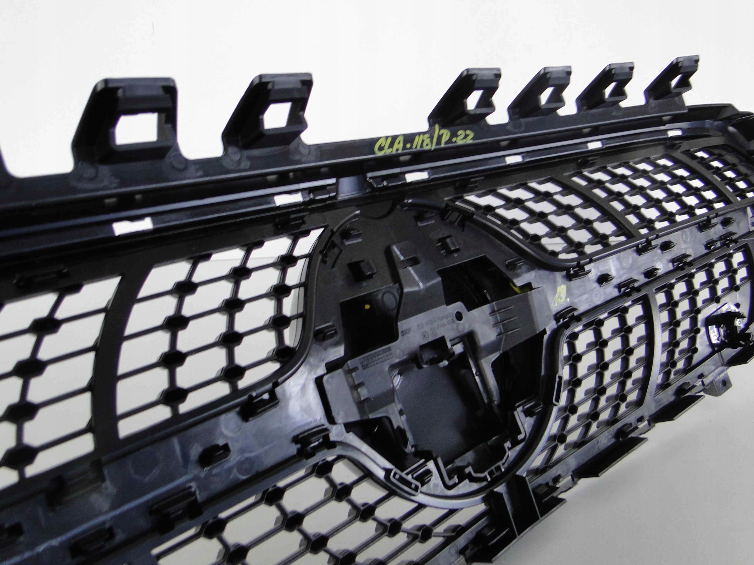 MERCEDES CLA 118 GRILL ATRAPA DIAMENT BEZ KAMERY Kolor czarny