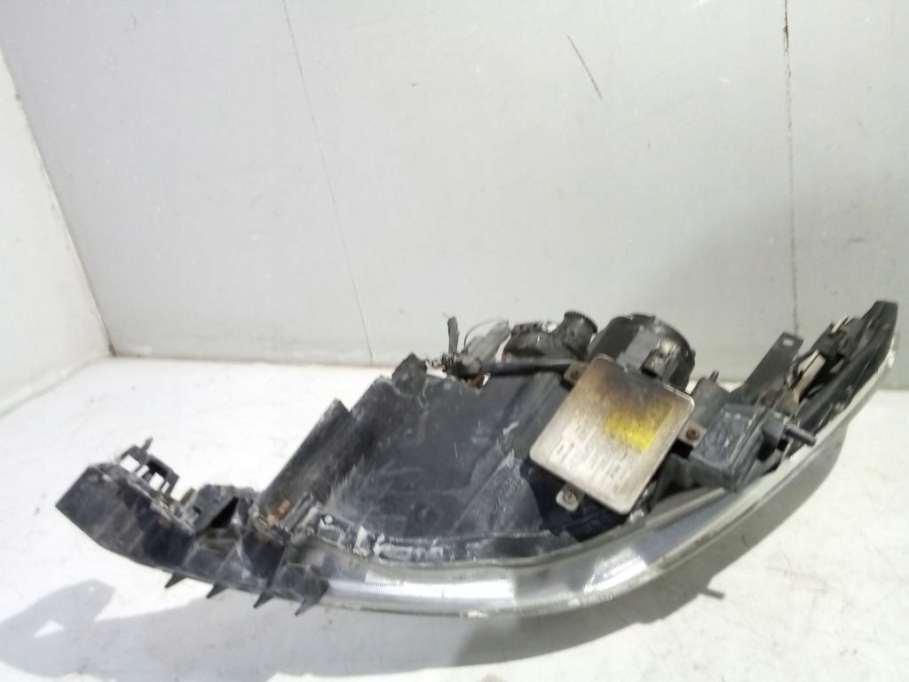 Mazda 5 and light right front front xenon