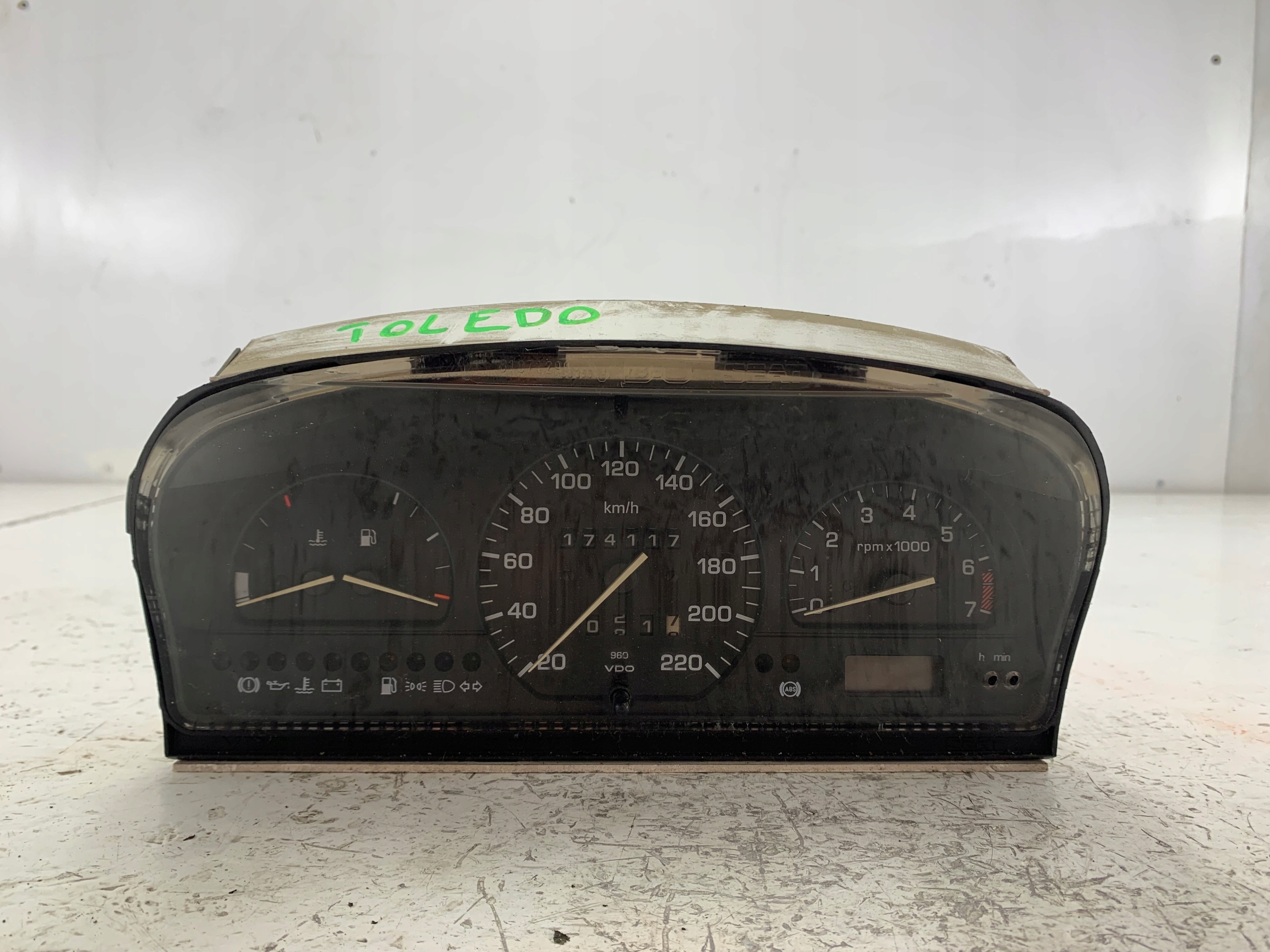 SEAT TOLEDO and 1.8 dials dials 1L0919033K