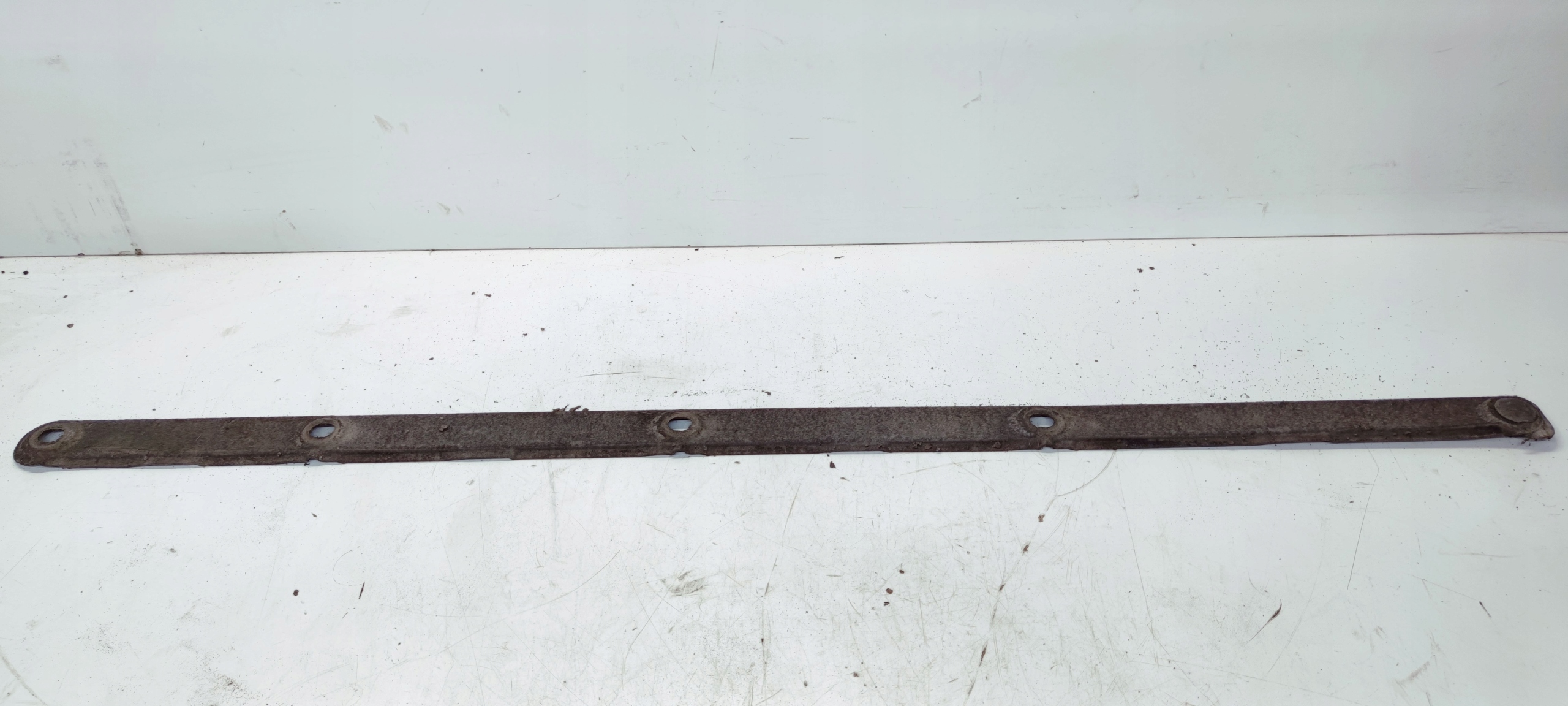moulding MOCUJACA OSLONE chassis left AUDI Q3 8U 8U0825201A