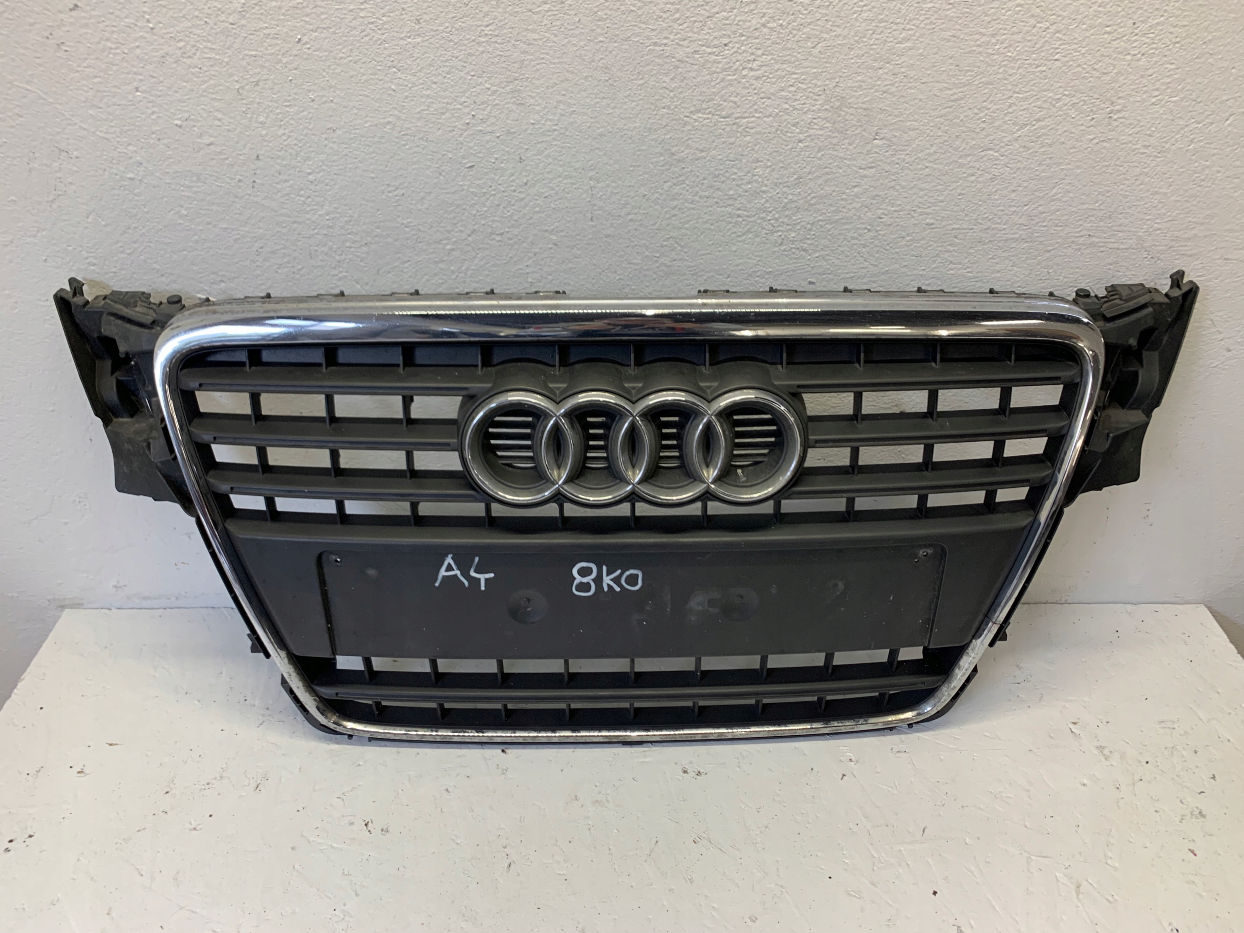 Audi A4 B9 Kühlergrill FRONTGRILL Kühlergitter - Thumbnail 1