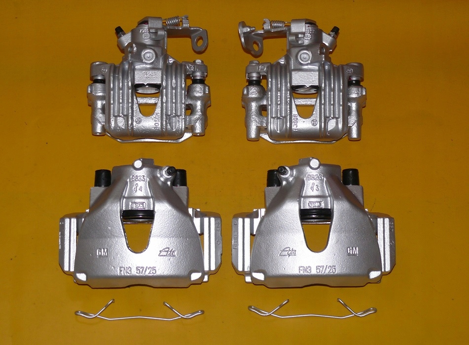 98-06 264/10 - ЗАЖИМЫ ЛЕВЫЙ ПРАВЫЙ ПЕРЕДНИЙ ЗАДНИЙ OPEL ASTRA II 2 G