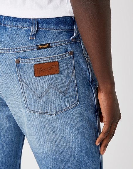 Spodnie Wrangler Greensboro W15QY1306 W32 L32 Długość nogawki długa