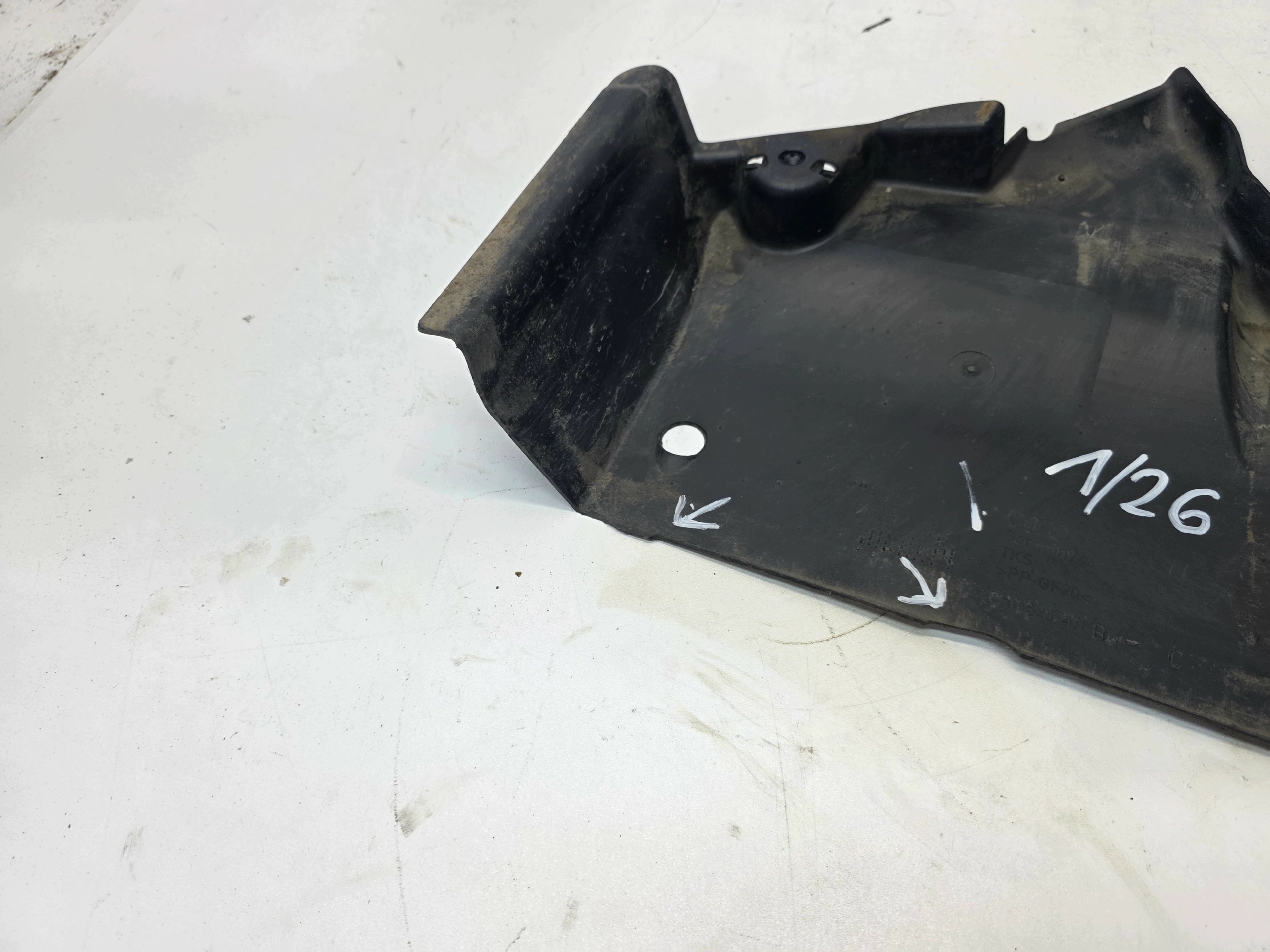 cover chassis left MALA AUDI Q5 8R 8R0825201C 1/26