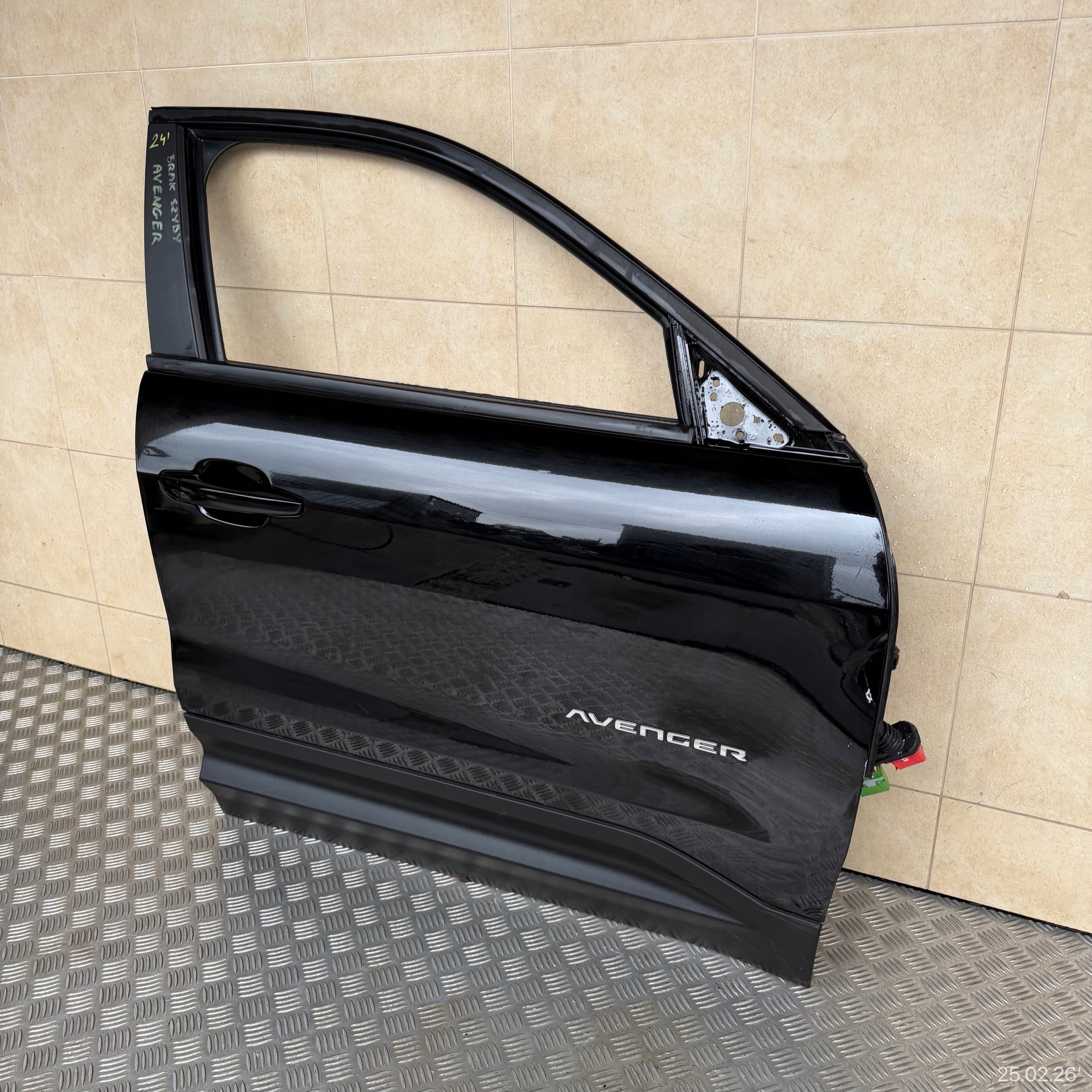 door complete front right JEEP AVENGER 2024 ROK does not have windows
