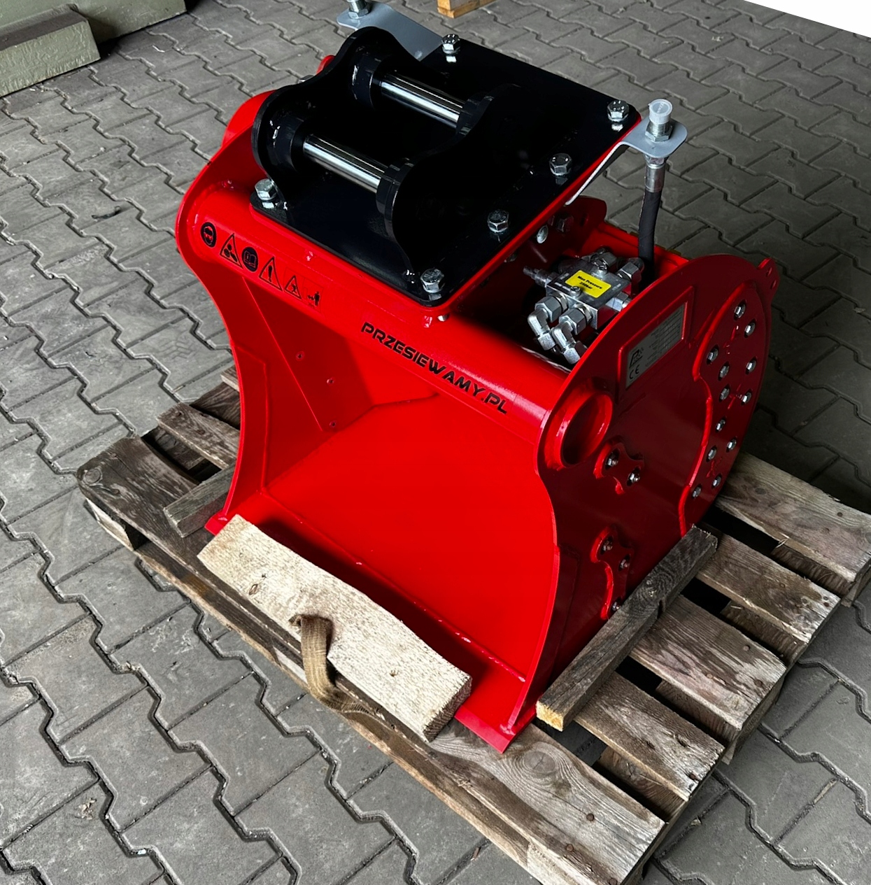 Łyżka przesiewająca PRZESIEWAMY.PL Model 3x65 dla minikoparek 2.5t - 3t