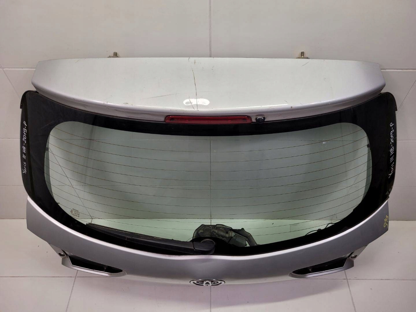 rear trunk door boot Toyota Yaris 3 XP130 2nd facelift 2018