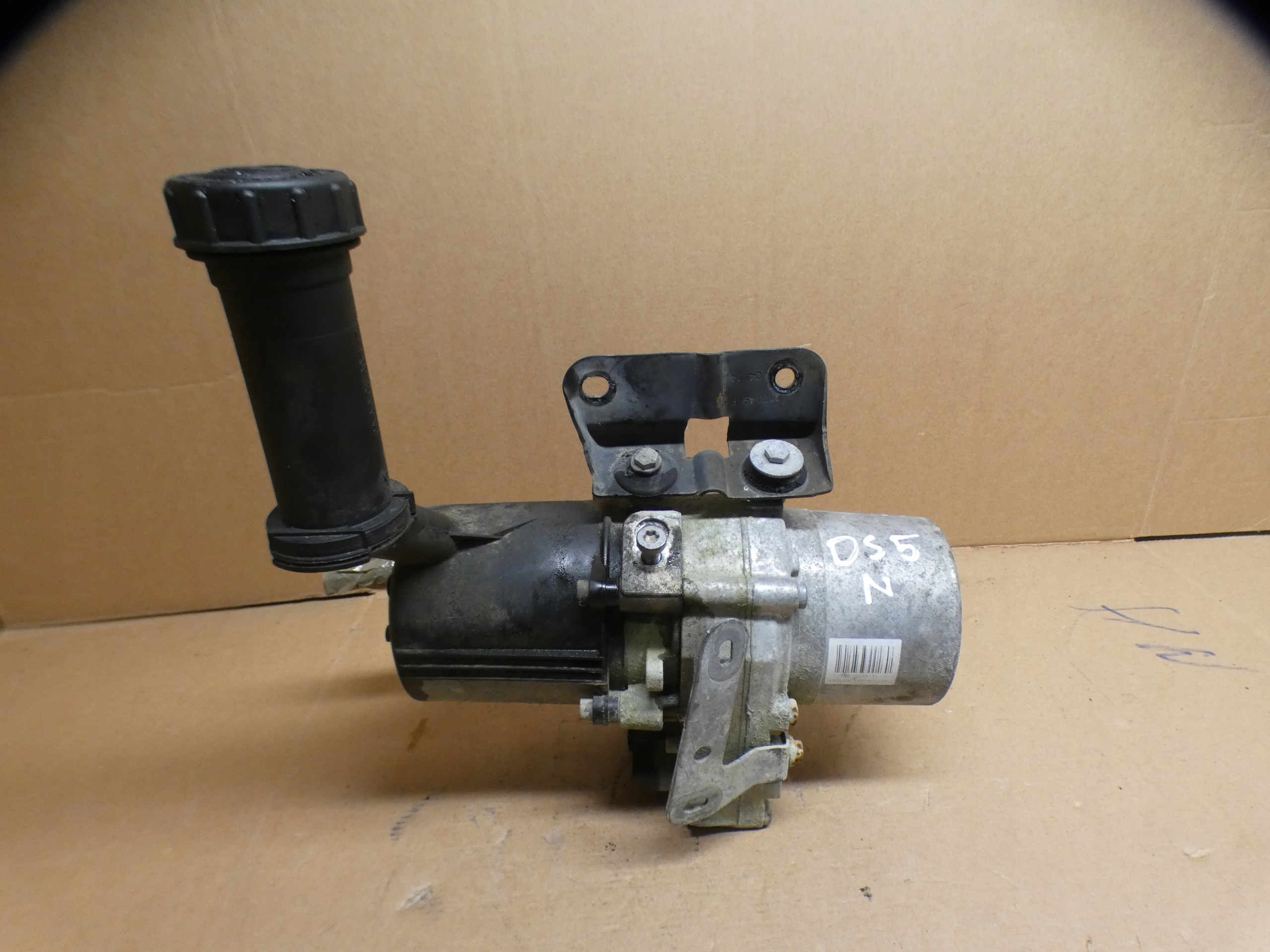 CITROEN DS5 11-15 servo pump 9676556180