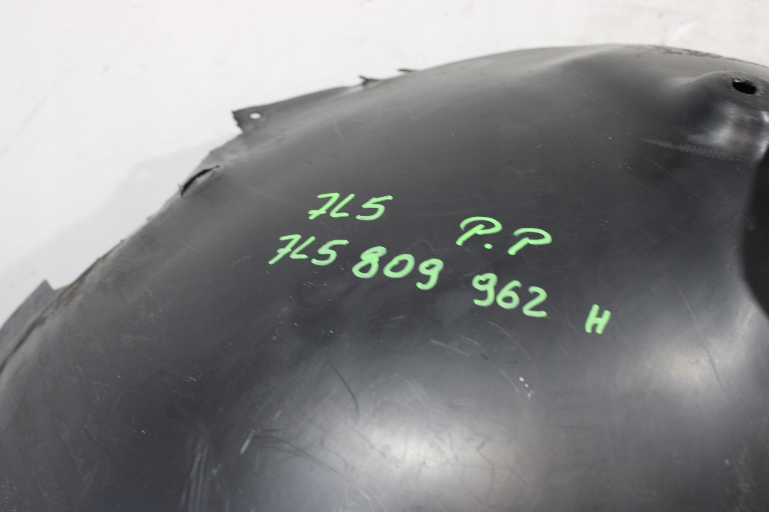 mudguard right front PORSCHE CAYENNE 7L5 7L5809962H