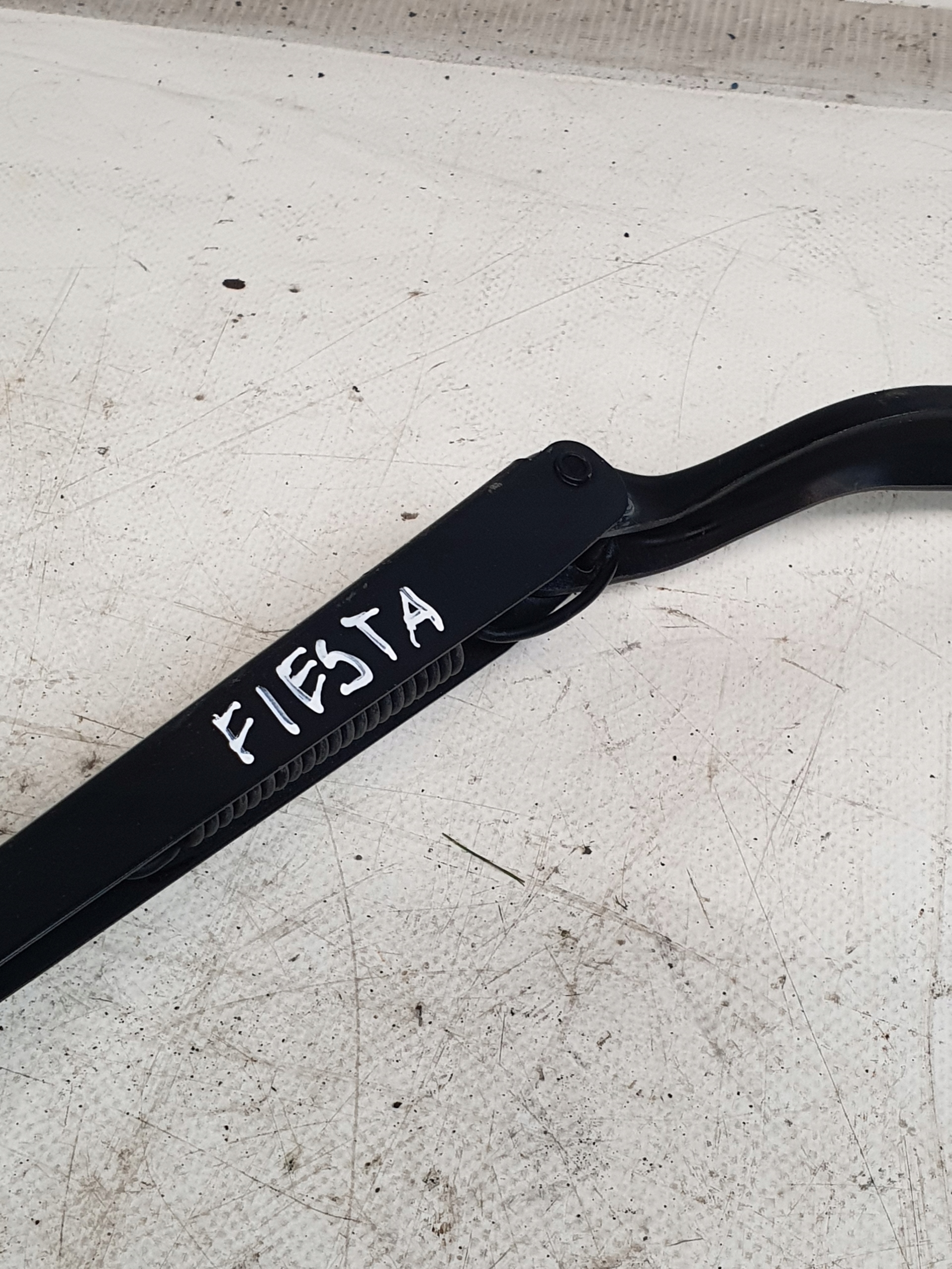 wiper arm right front FORD FIESTA MK6 05r.