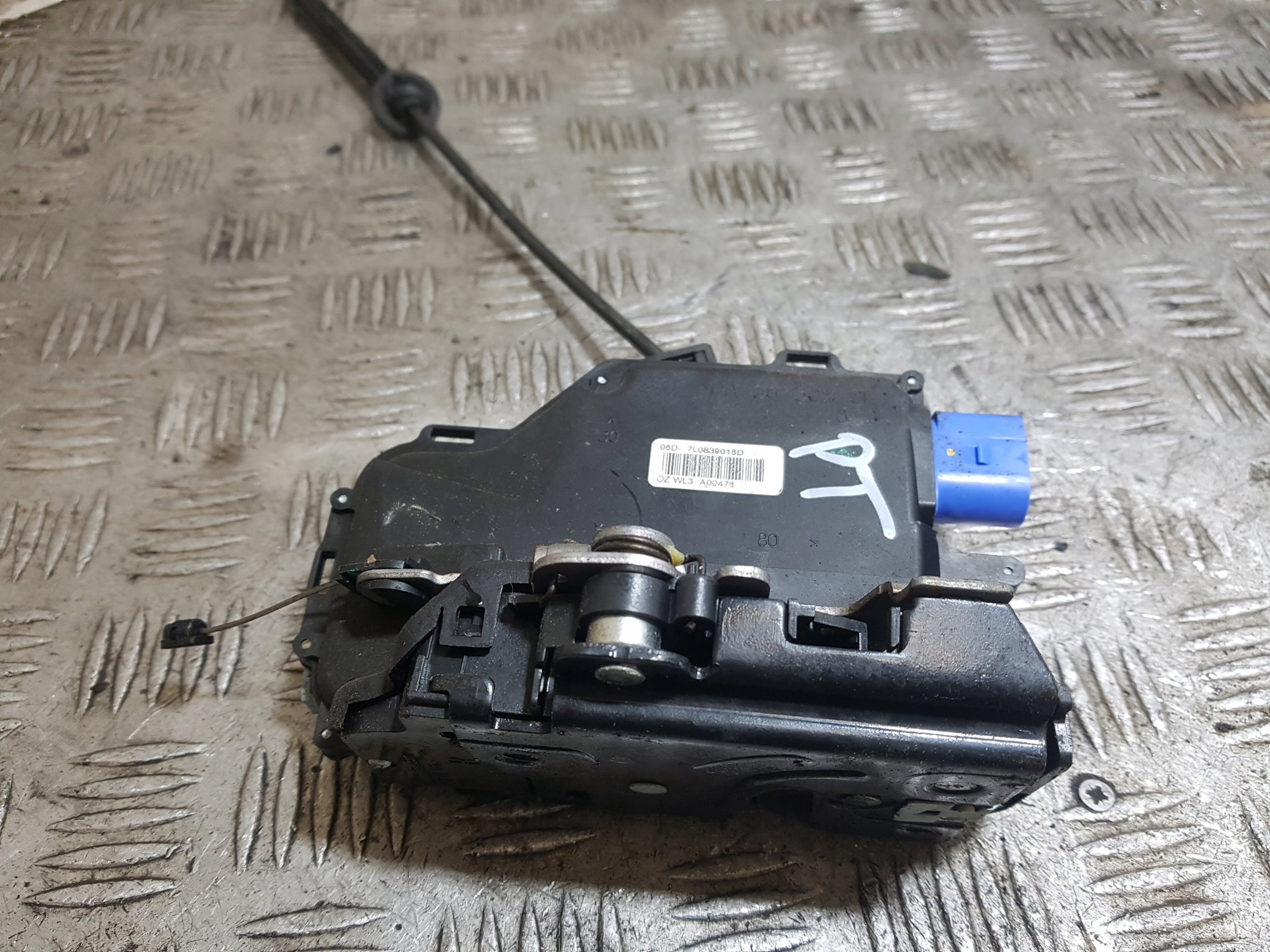 lock door right rear part rear SKODA OCTAVIA 2 7 PIN