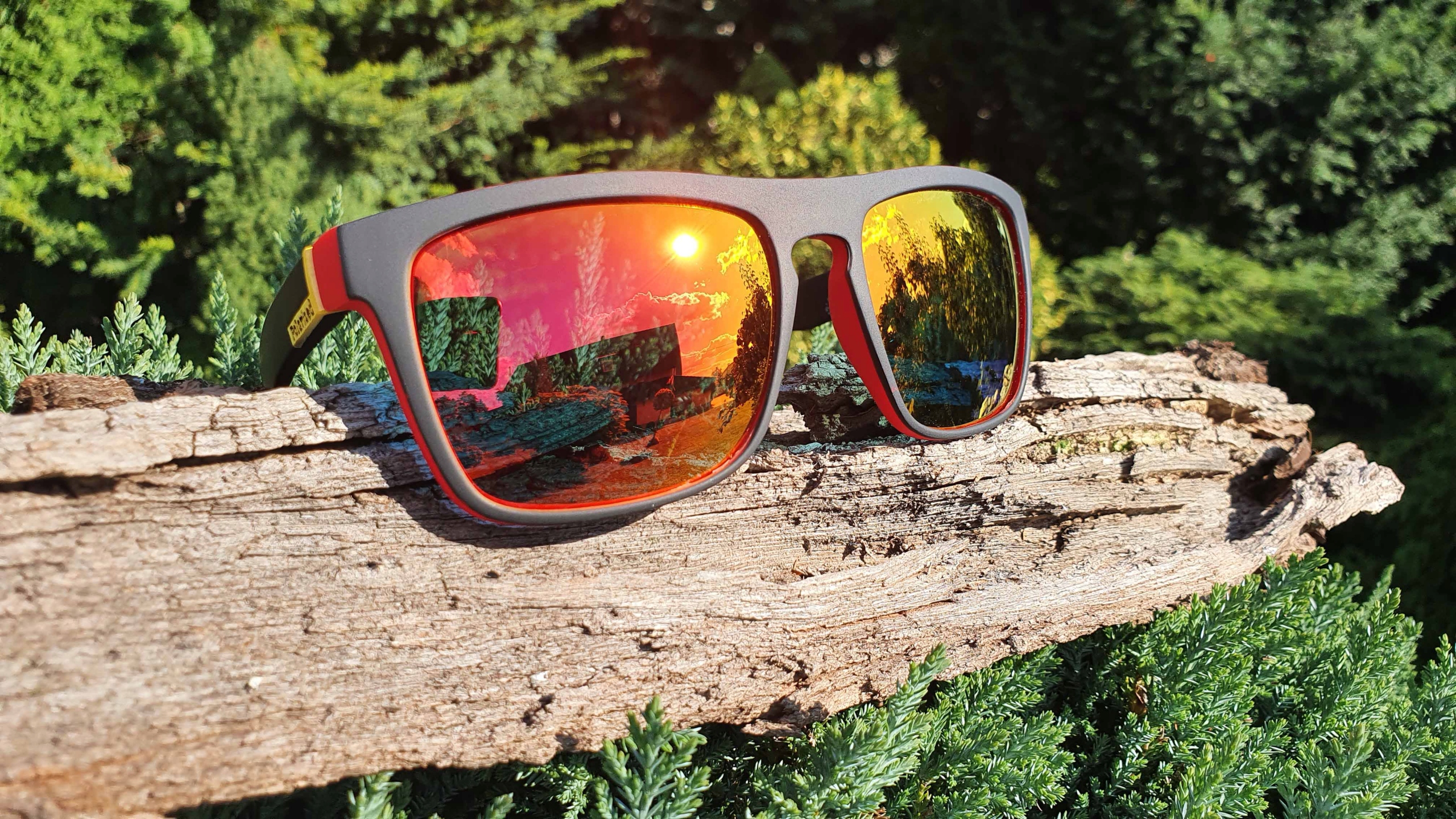 OKULARY PRZECIWSŁONECZNE Lustrzanki POLARYZACYJNE Model Polarized PRO + + +