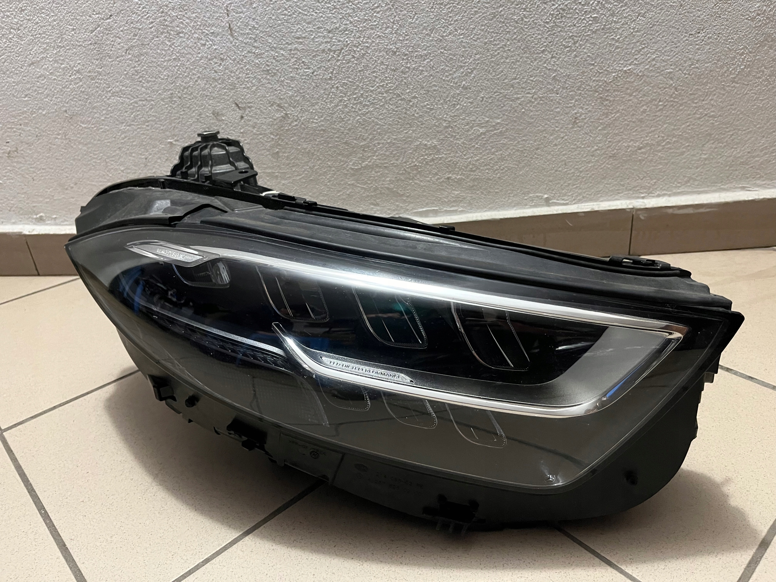 MERCEDES CLS W257 A257 LED LAMPA PRZEDNIA PRZÓD PRAWA