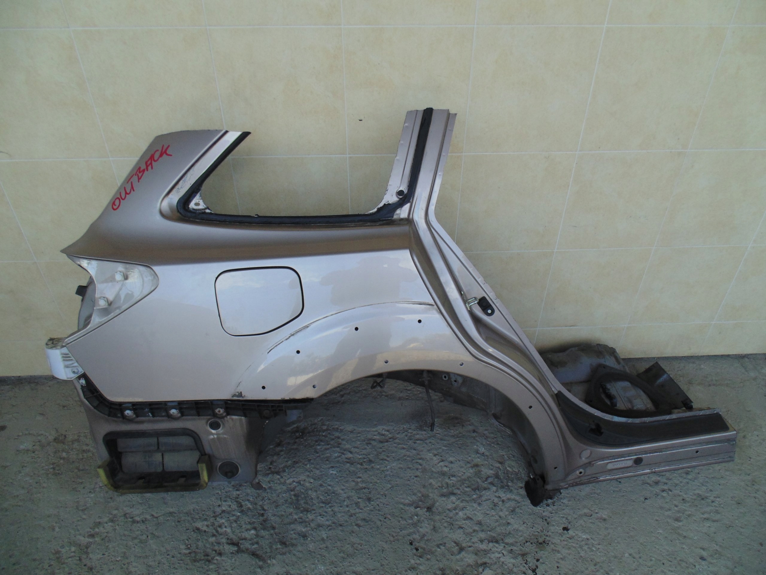 ĆWIARTKA TYLNA PRAWA BŁOTNIK SUBARU OUTBACK 2013 R