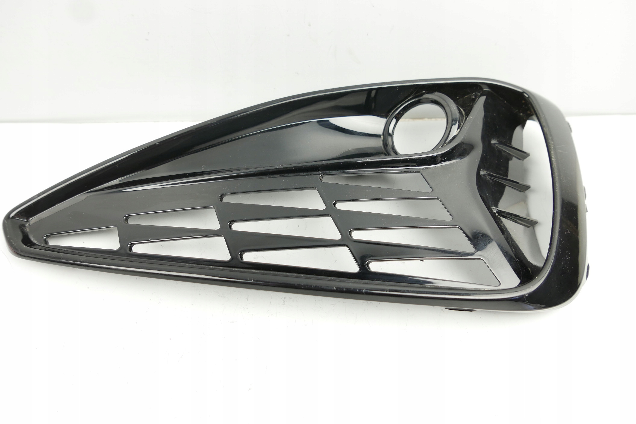 Решетка бампера галогена 86564-G4510