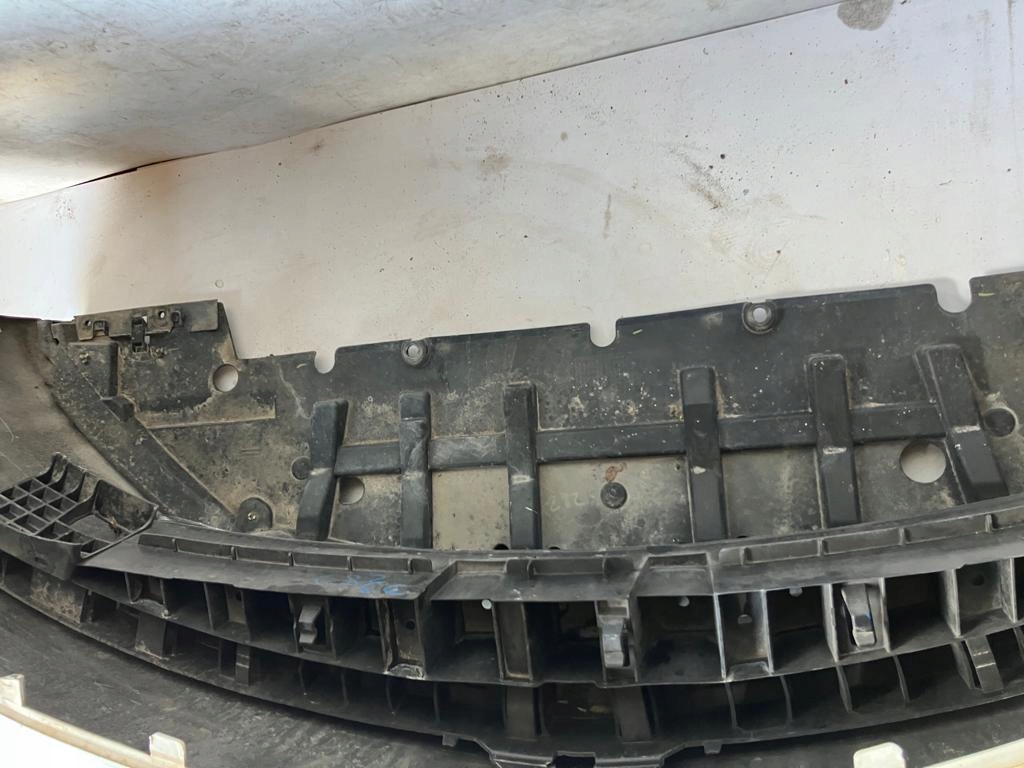 bumper front grid supports RENAULT ZOE DV369